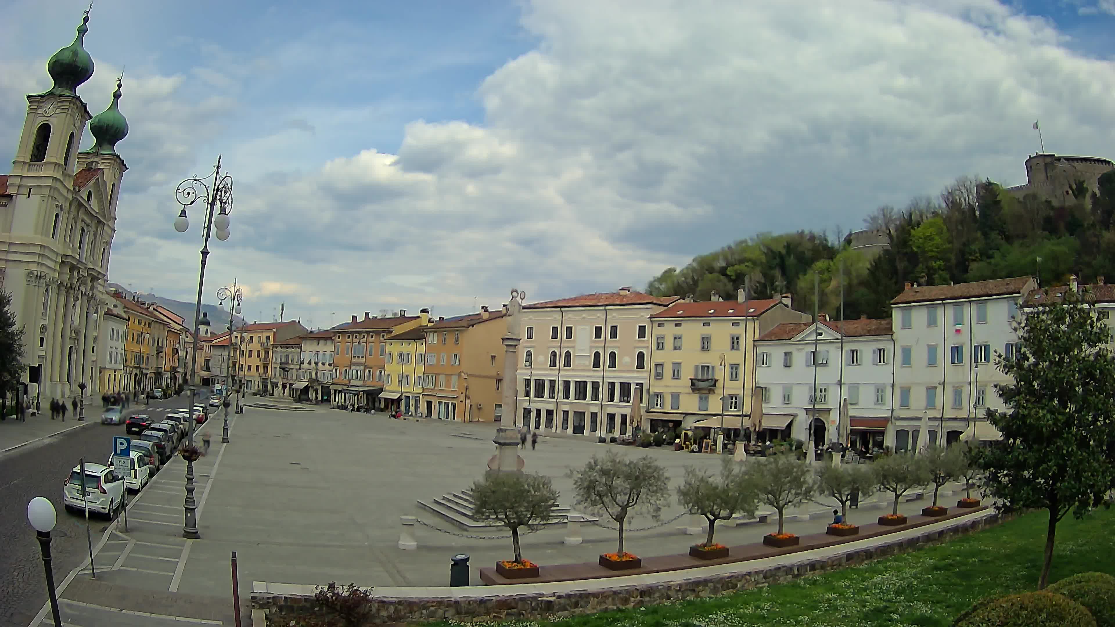 Gorizia Piazza della Vittoria e chiesa di S. Ignazio