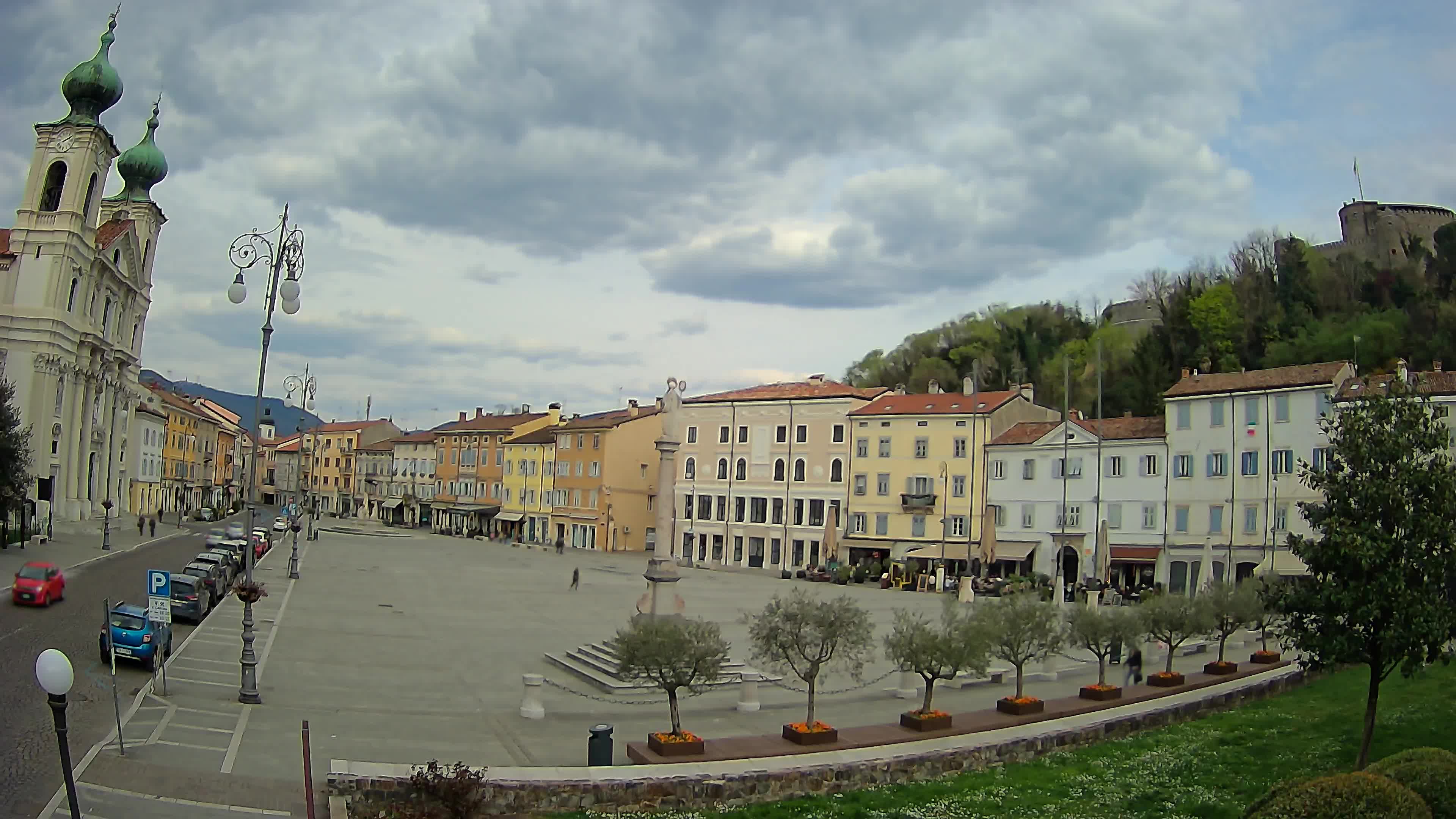 Gorizia Piazza della Vittoria e chiesa di S. Ignazio