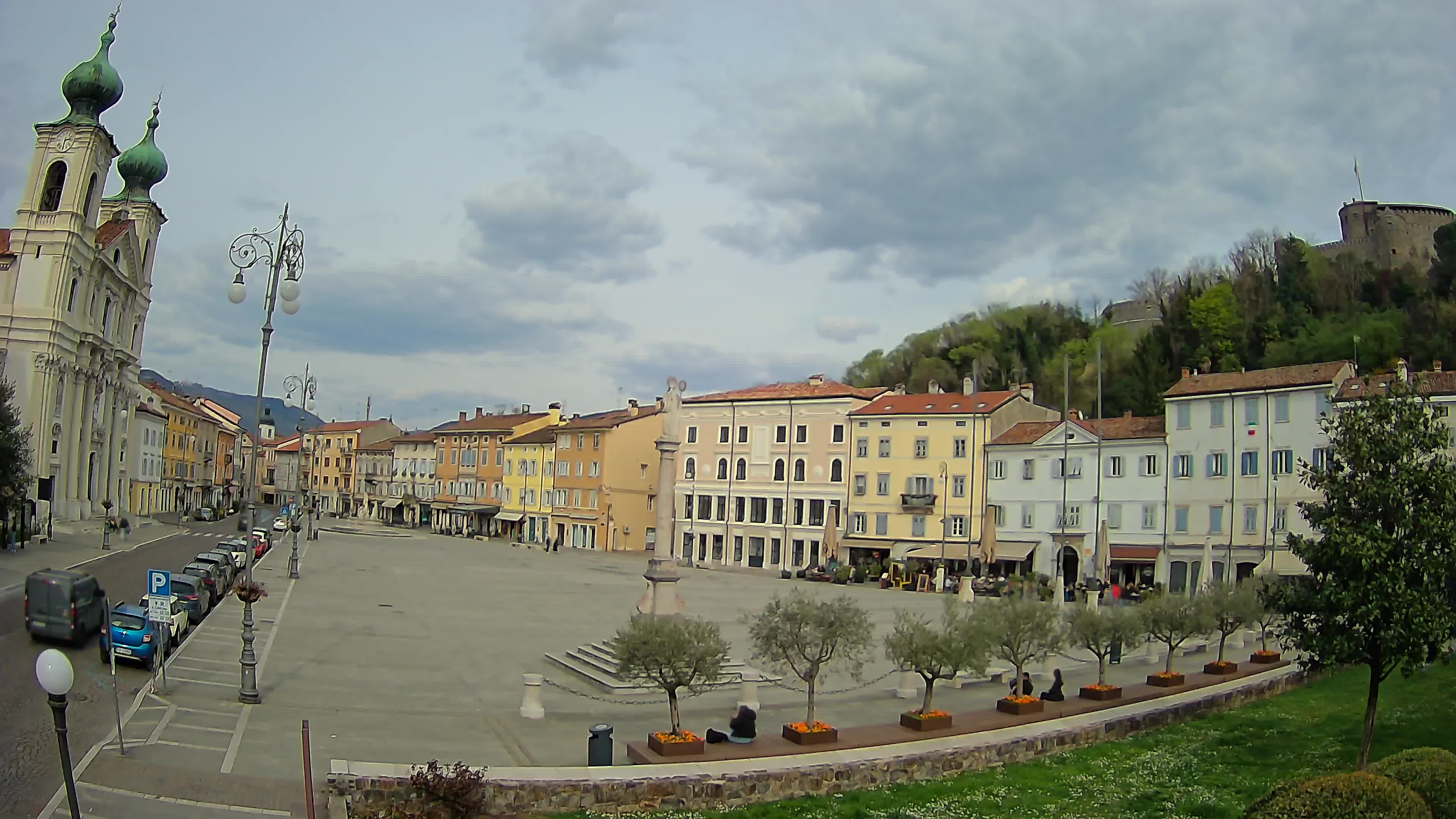 Gorizia Piazza della Vittoria e chiesa di S. Ignazio
