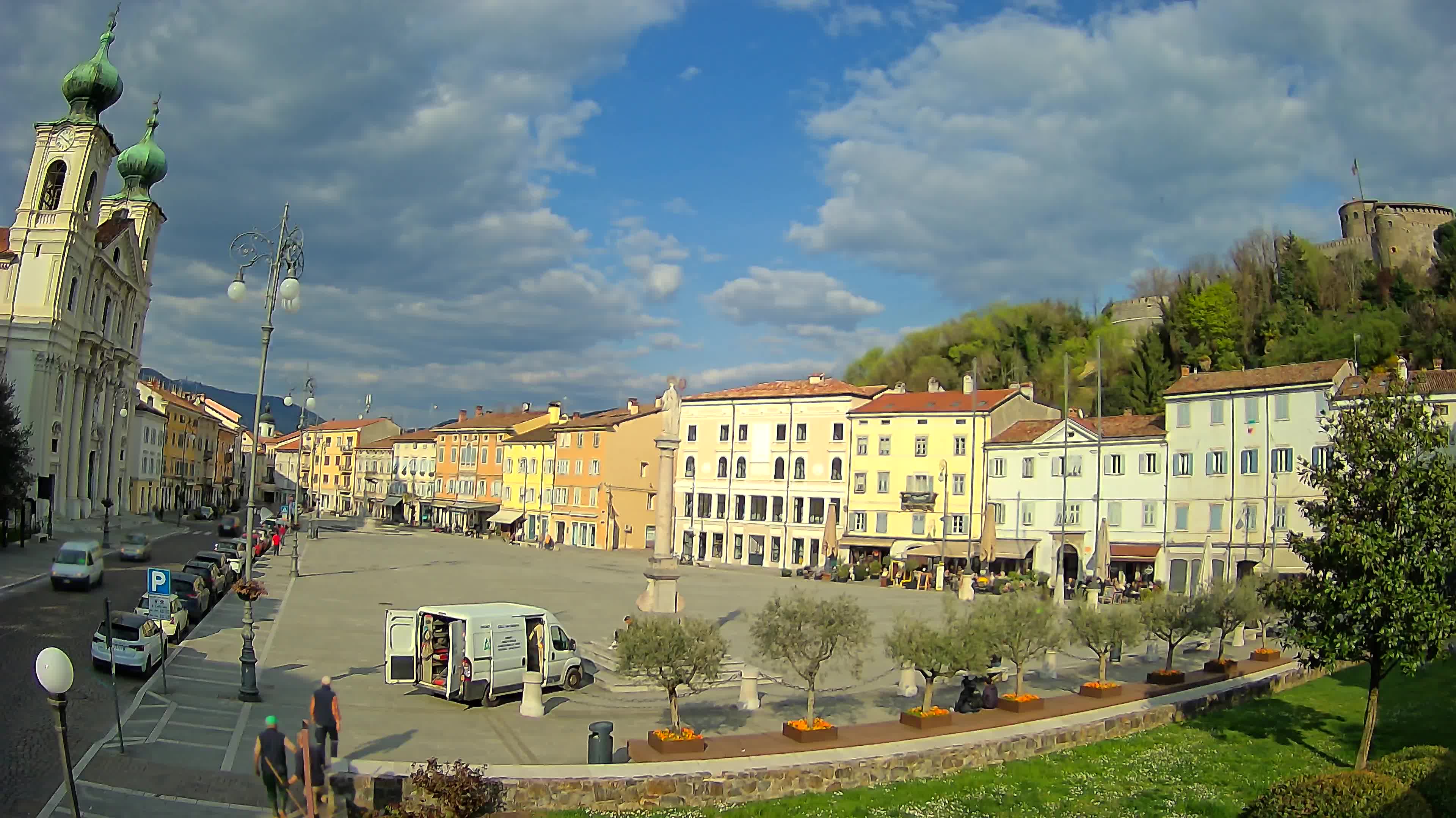 Gorizia Piazza della Vittoria e chiesa di S. Ignazio