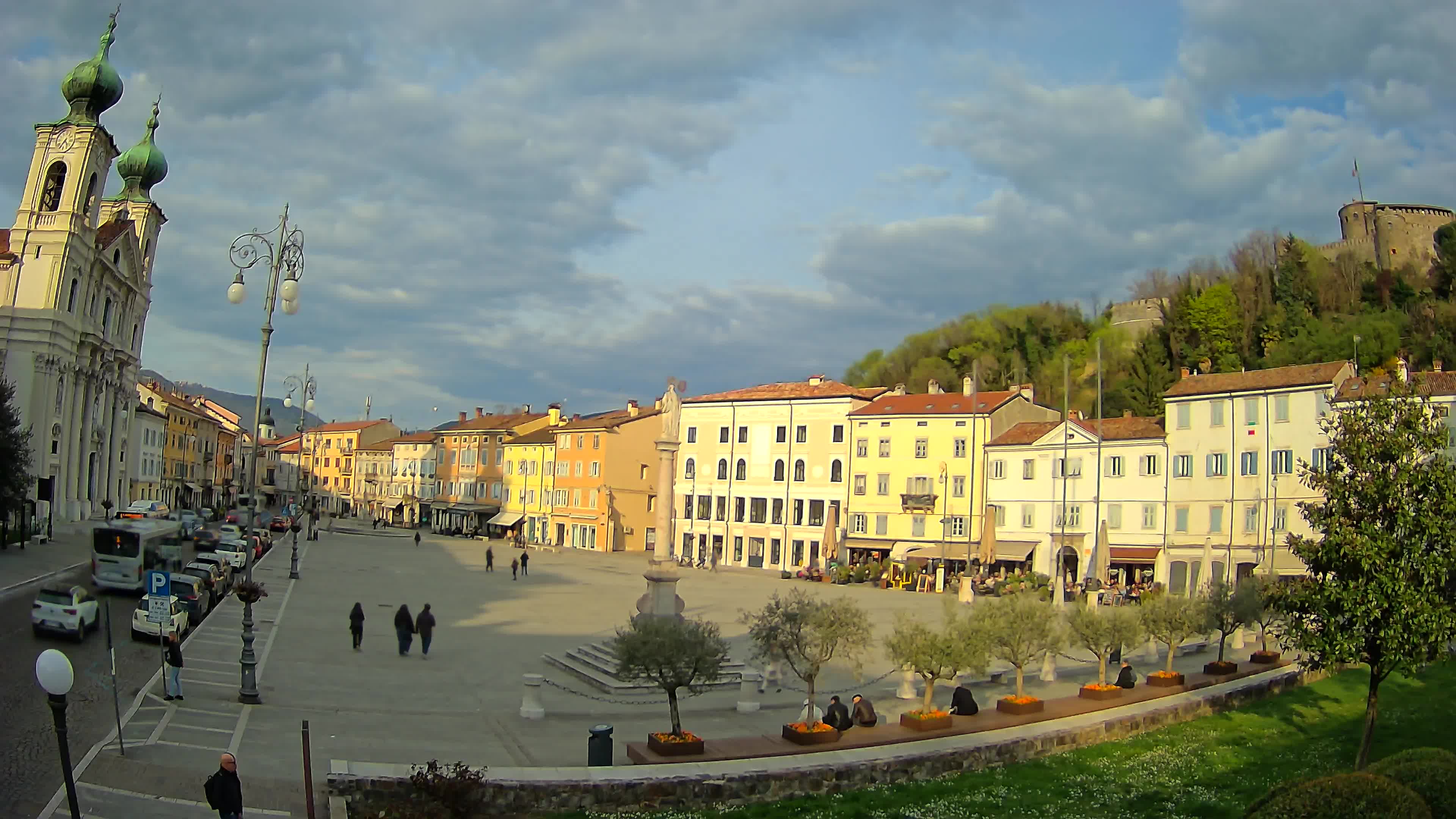 Gorizia – Plaza Vittoria – iglesia de San Pedro. Ignacio