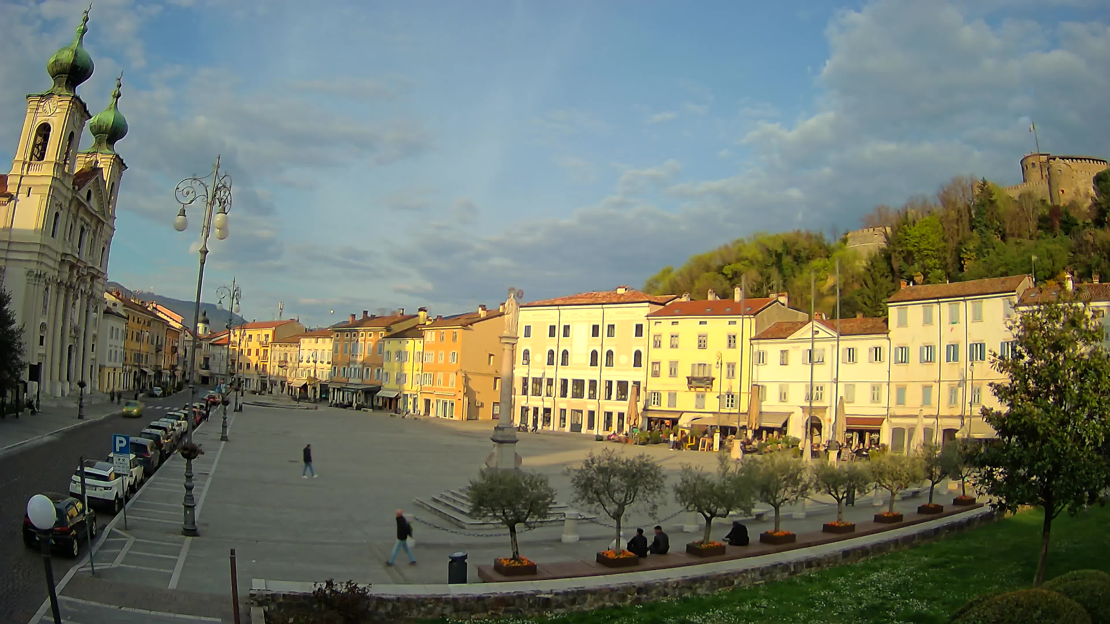 Gorizia Piazza della Vittoria e chiesa di S. Ignazio