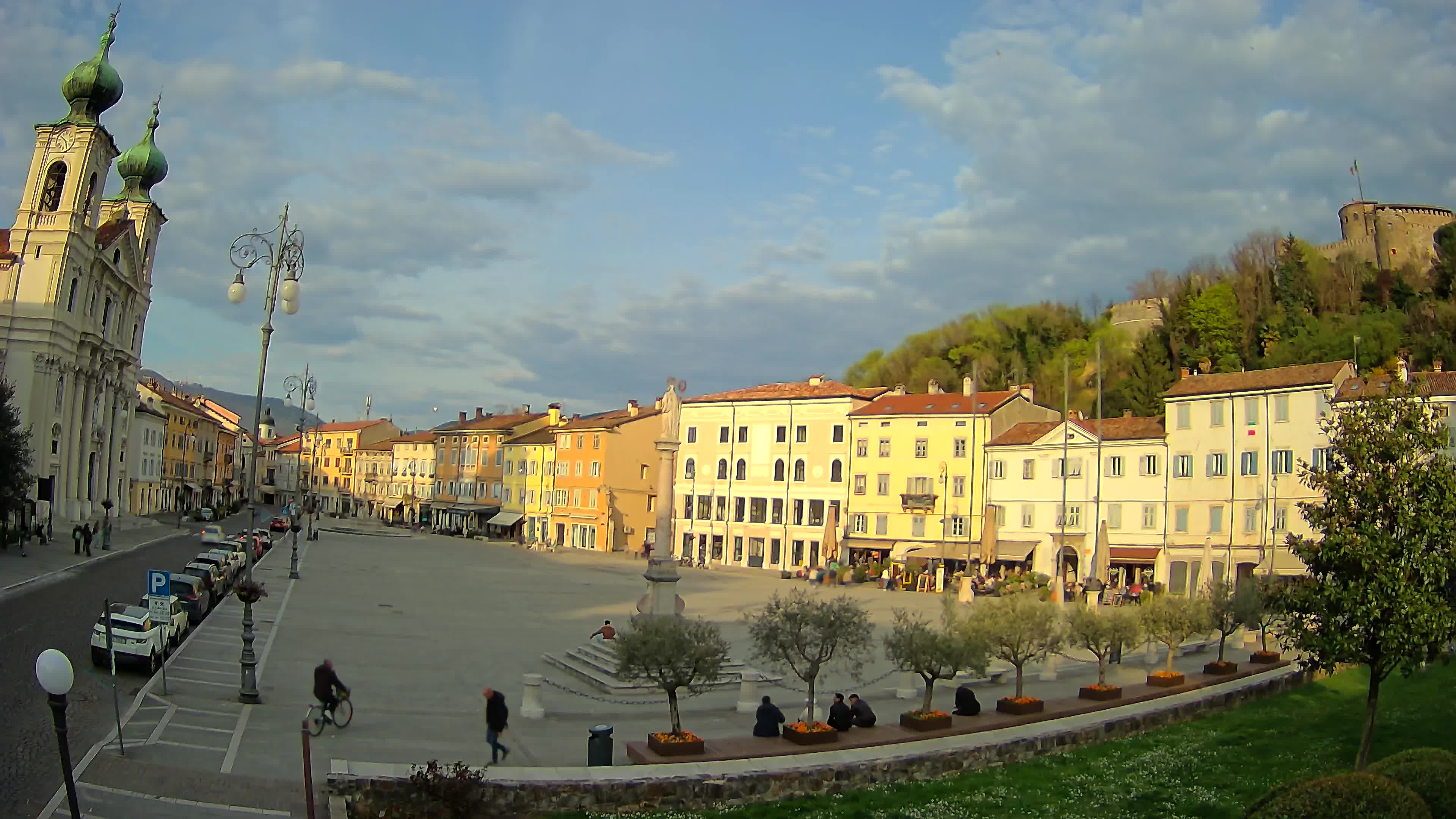 Gorizia Piazza della Vittoria e chiesa di S. Ignazio