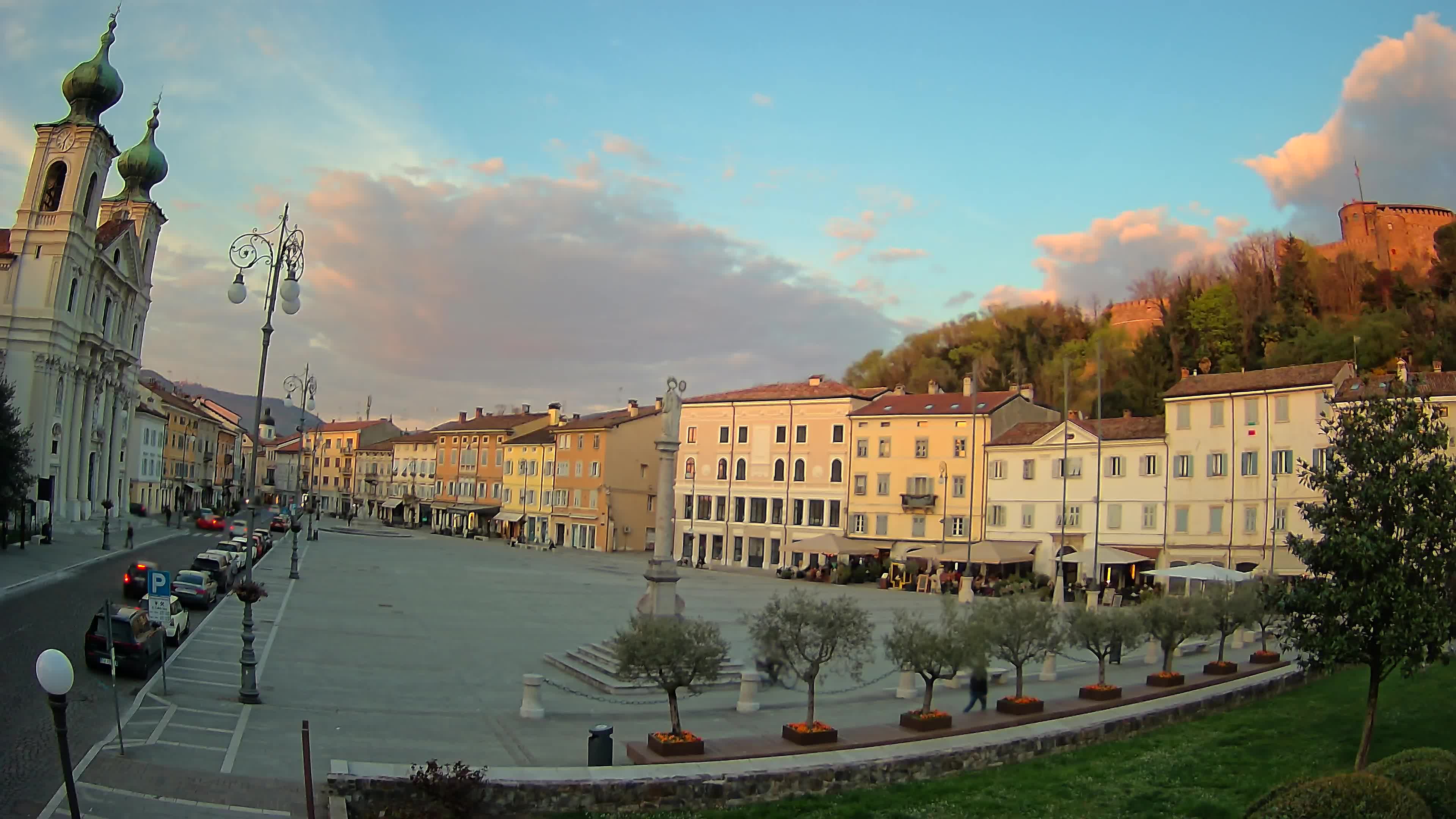 Gorizia – Plaza Vittoria – iglesia de San Pedro. Ignacio