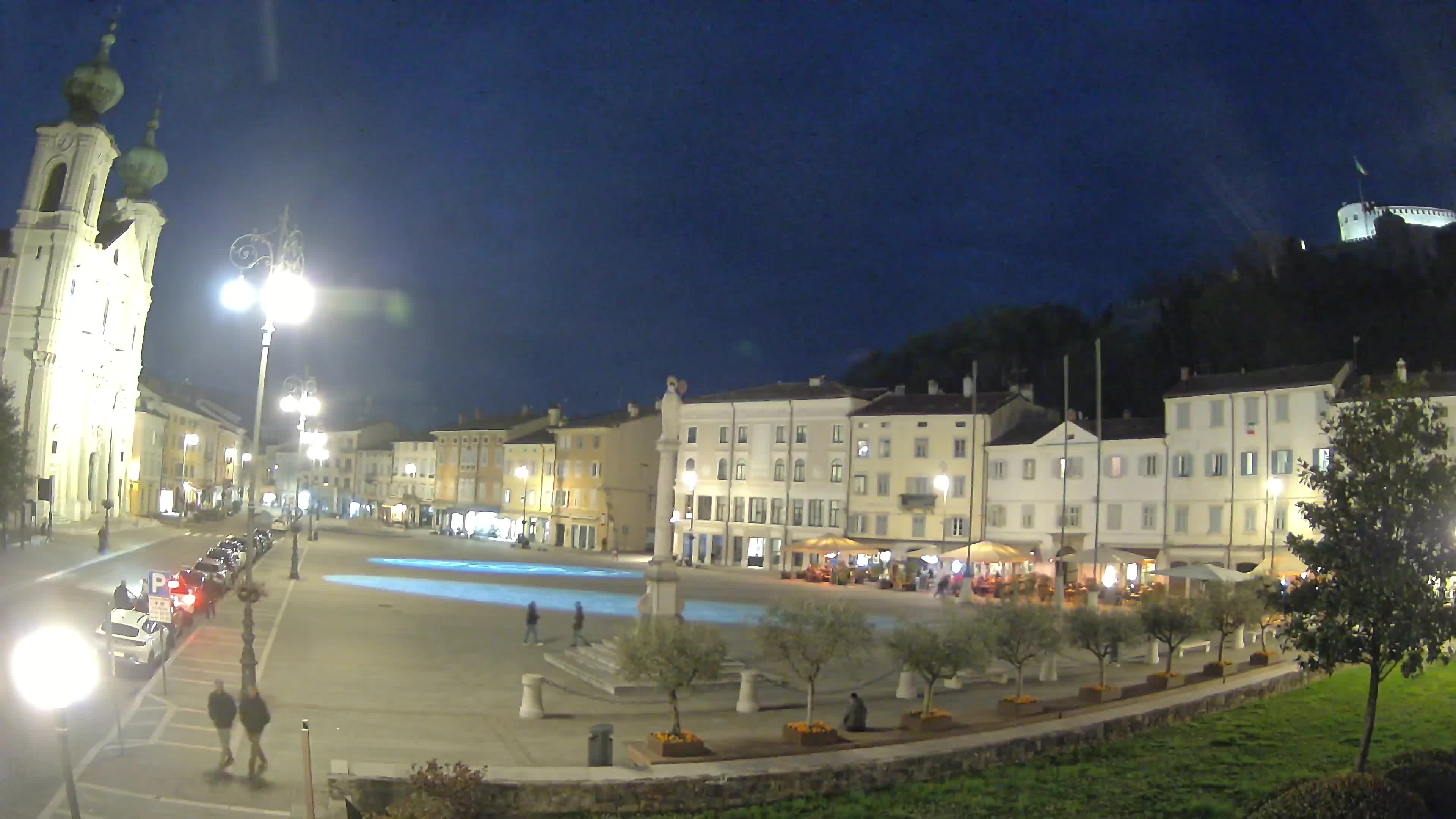 Gorizia Piazza della Vittoria e chiesa di S. Ignazio