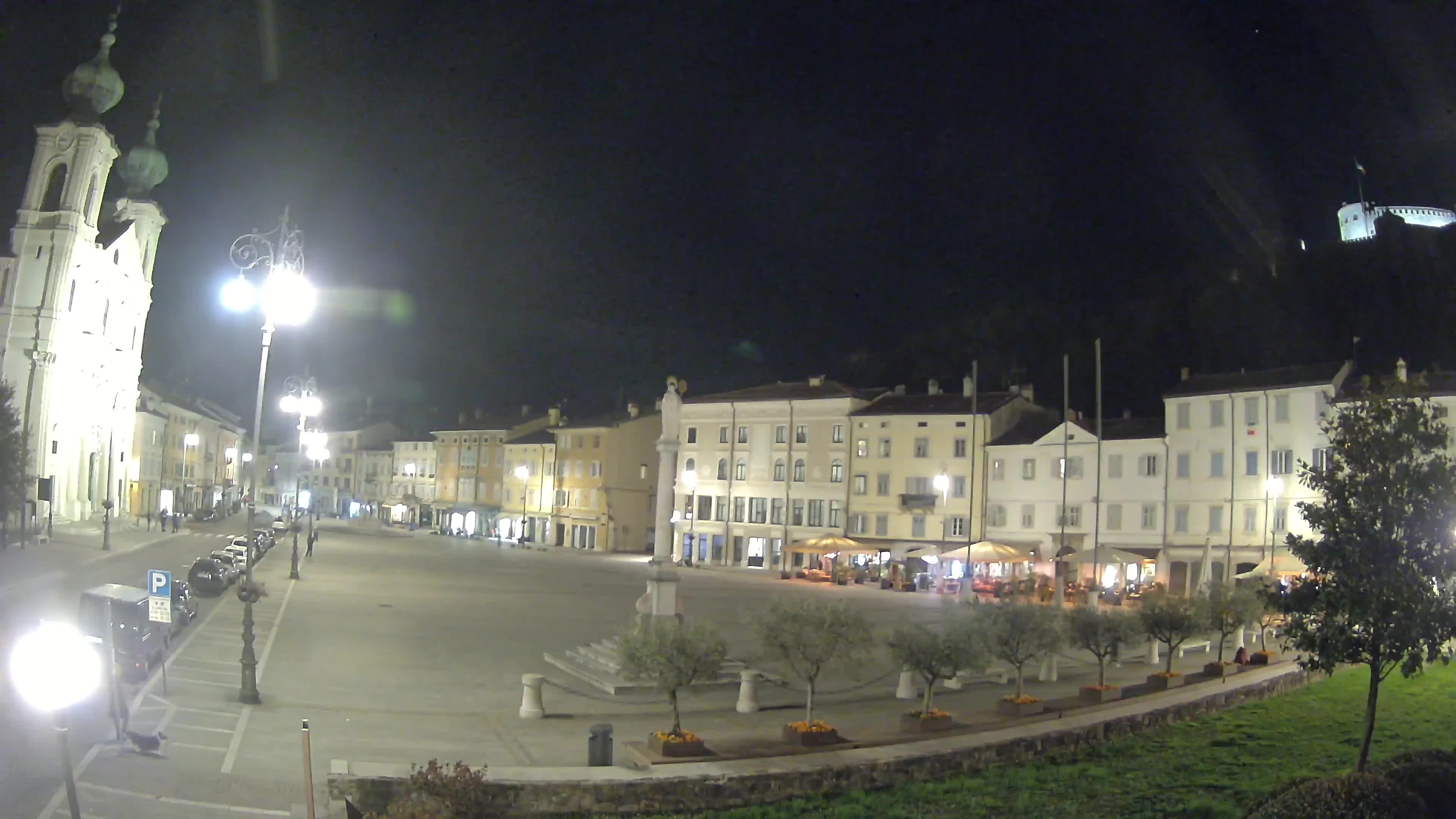 Gorizia Piazza della Vittoria e chiesa di S. Ignazio