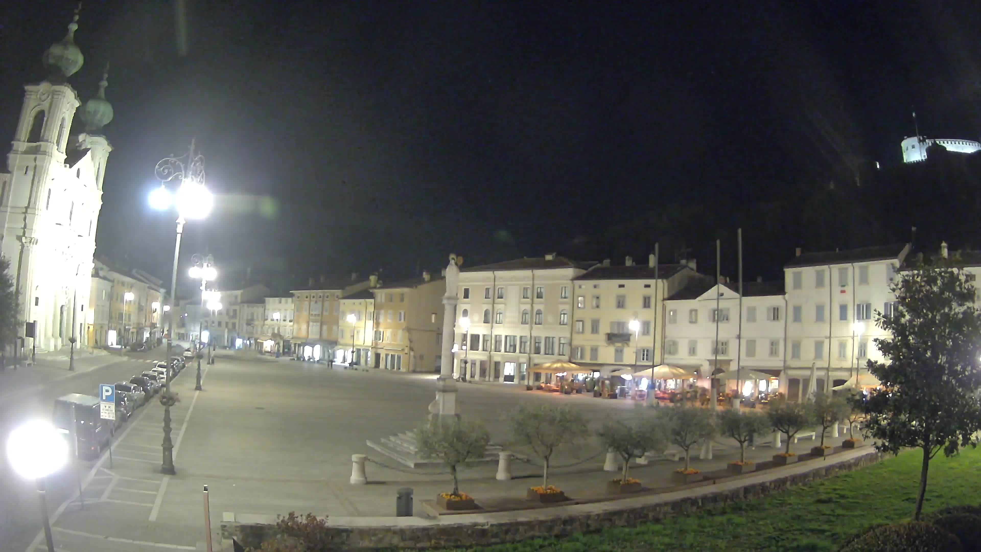 Gorizia Piazza della Vittoria e chiesa di S. Ignazio