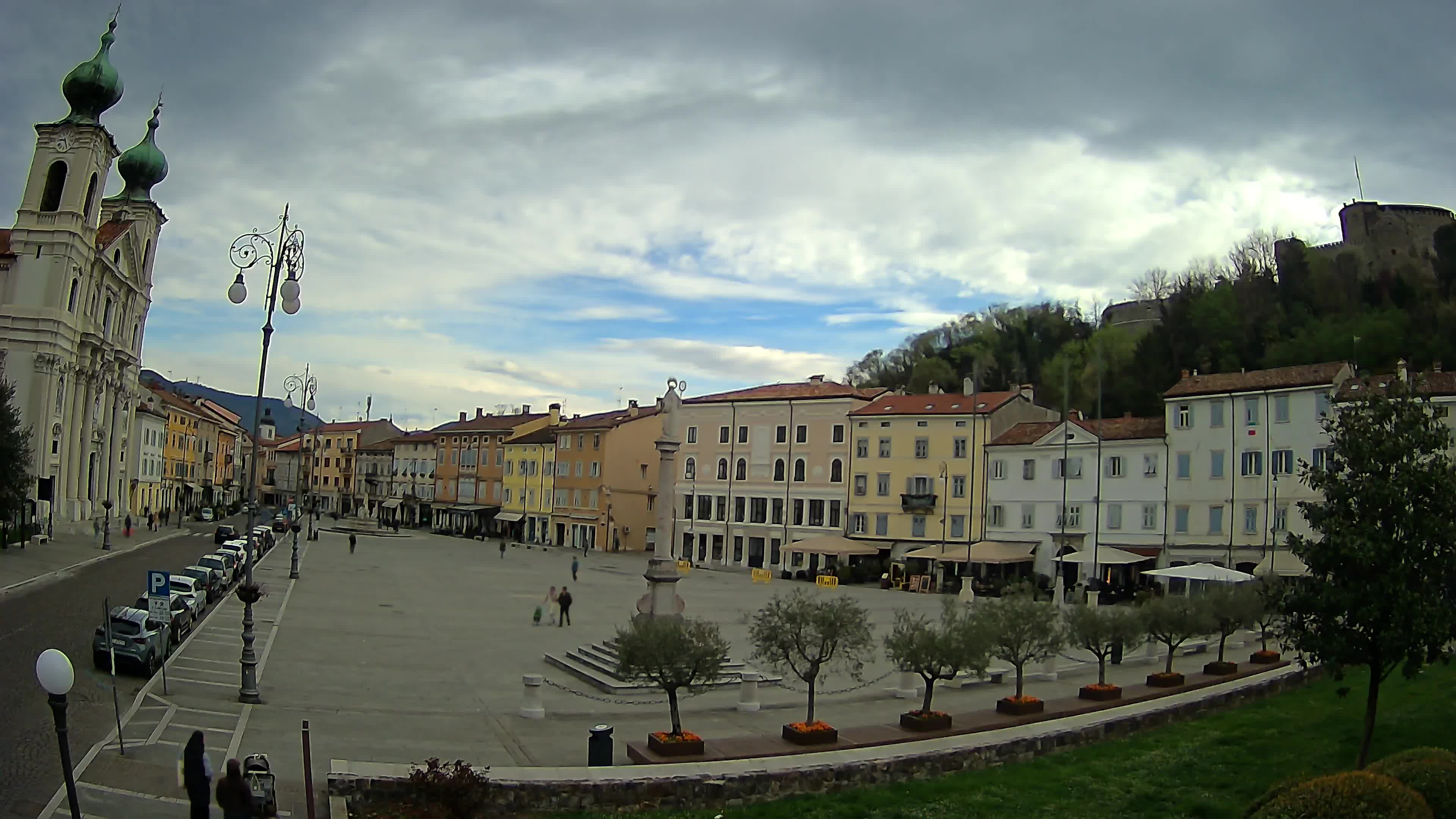 Gorizia Piazza della Vittoria e chiesa di S. Ignazio