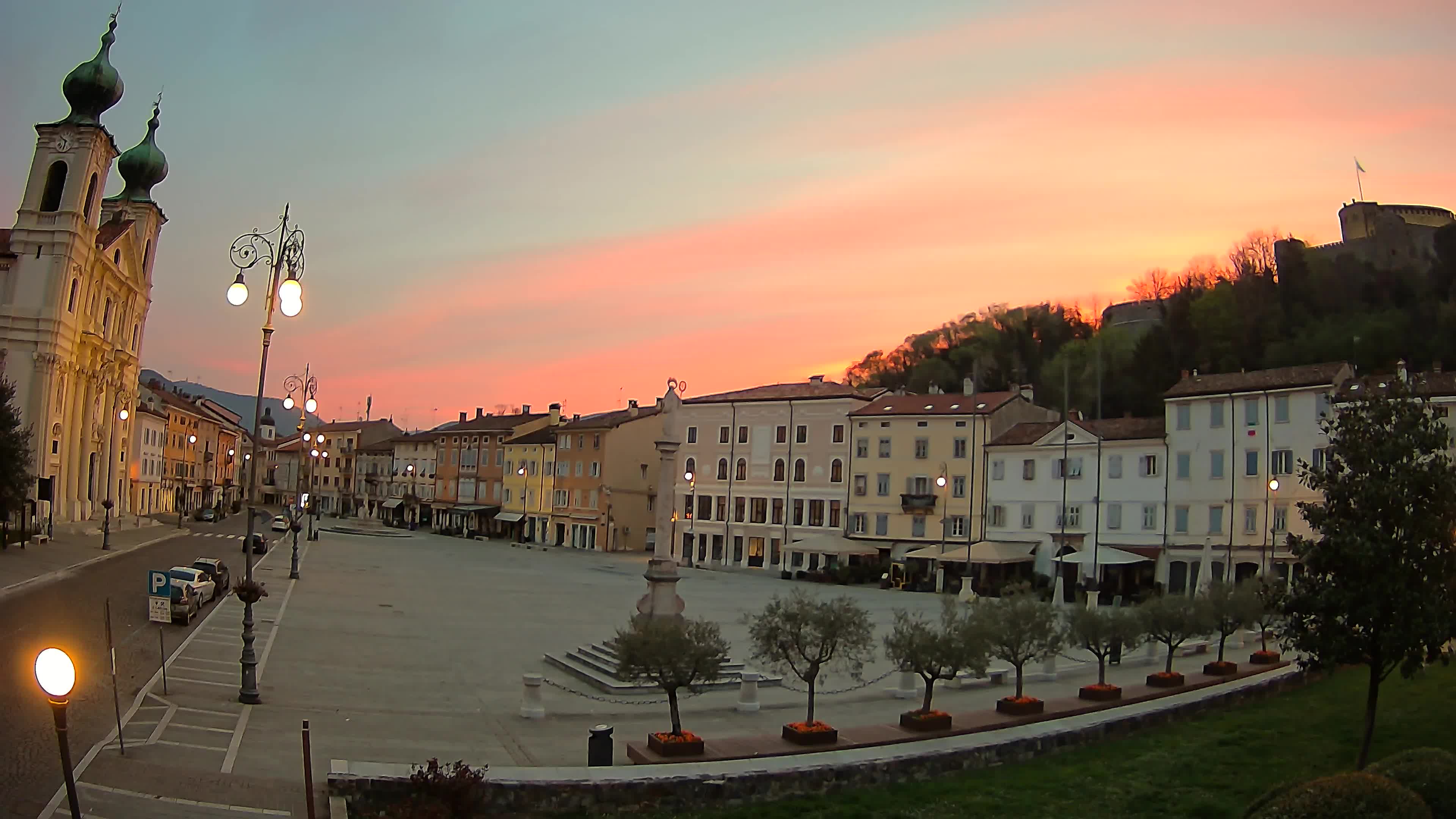 Gorizia Piazza della Vittoria e chiesa di S. Ignazio