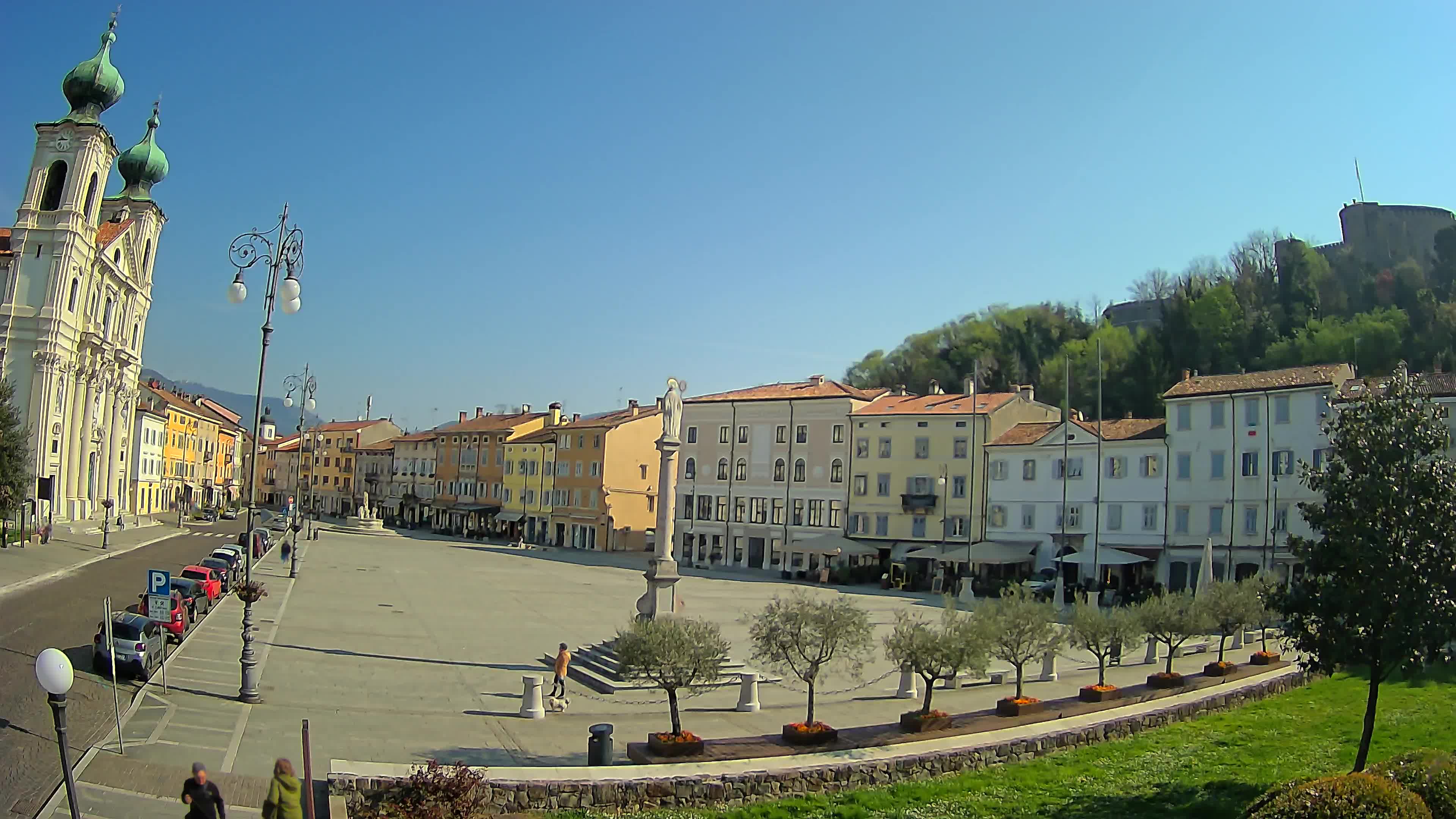 Gorizia Piazza della Vittoria e chiesa di S. Ignazio