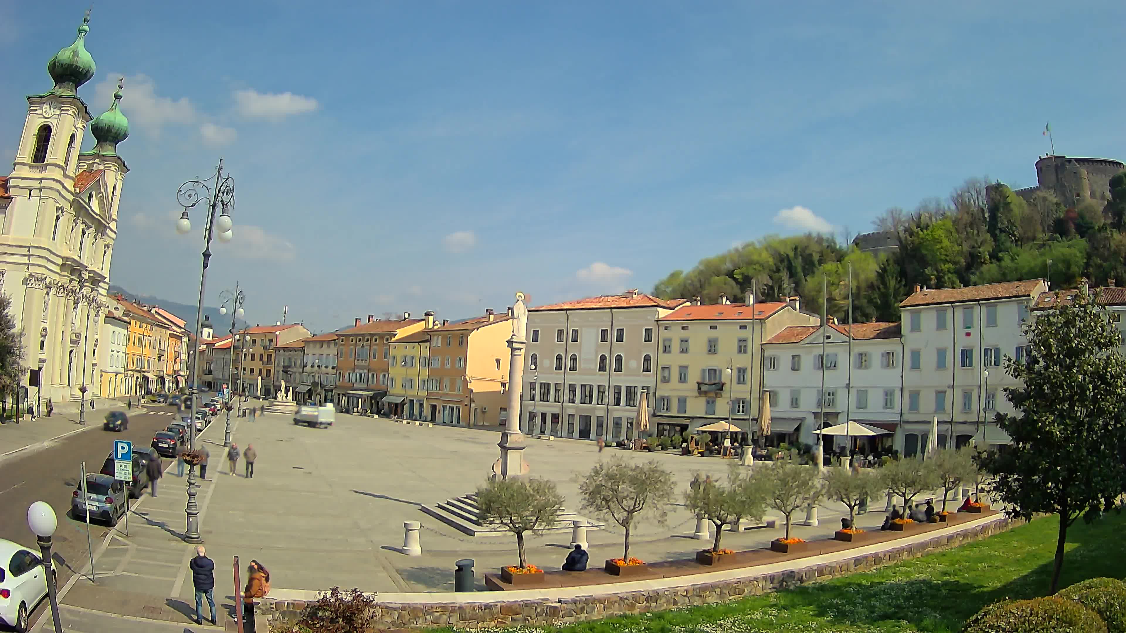 Gorizia – Plaza Vittoria – iglesia de San Pedro. Ignacio
