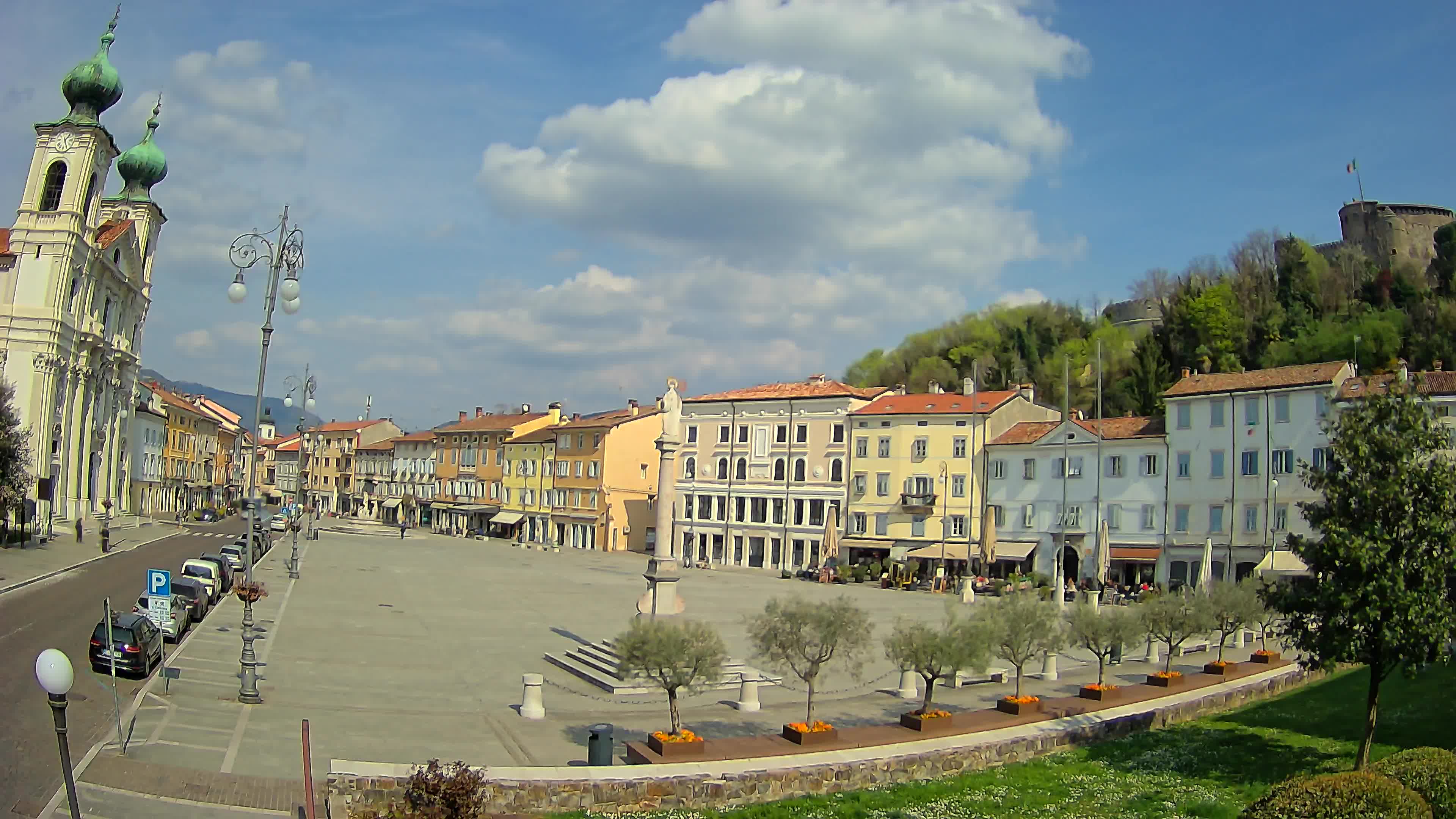 Gorizia Piazza della Vittoria e chiesa di S. Ignazio