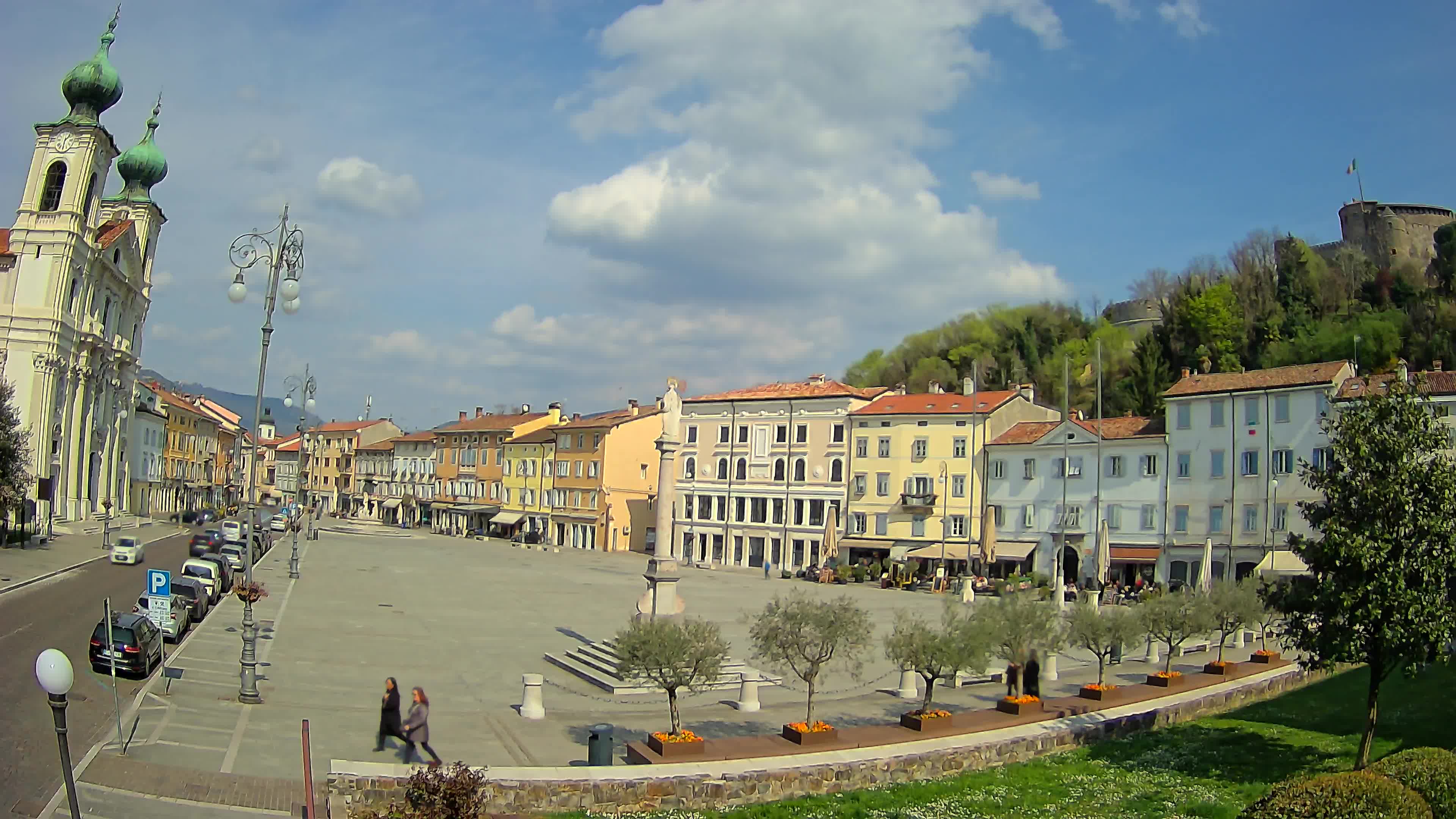 Gorizia Piazza della Vittoria e chiesa di S. Ignazio