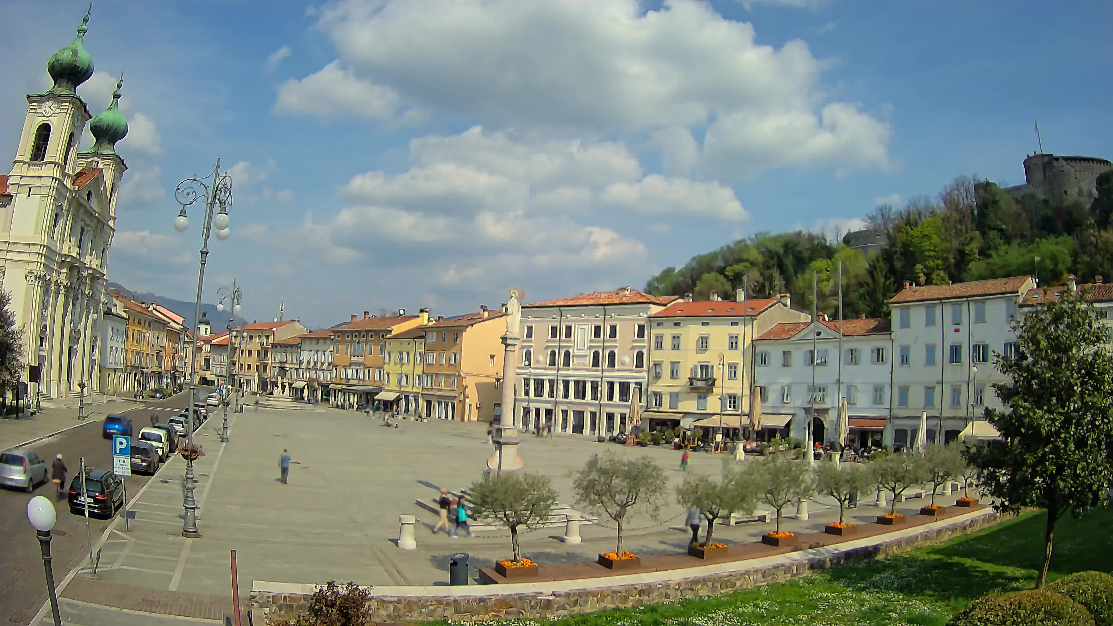 Gorizia Piazza della Vittoria e chiesa di S. Ignazio
