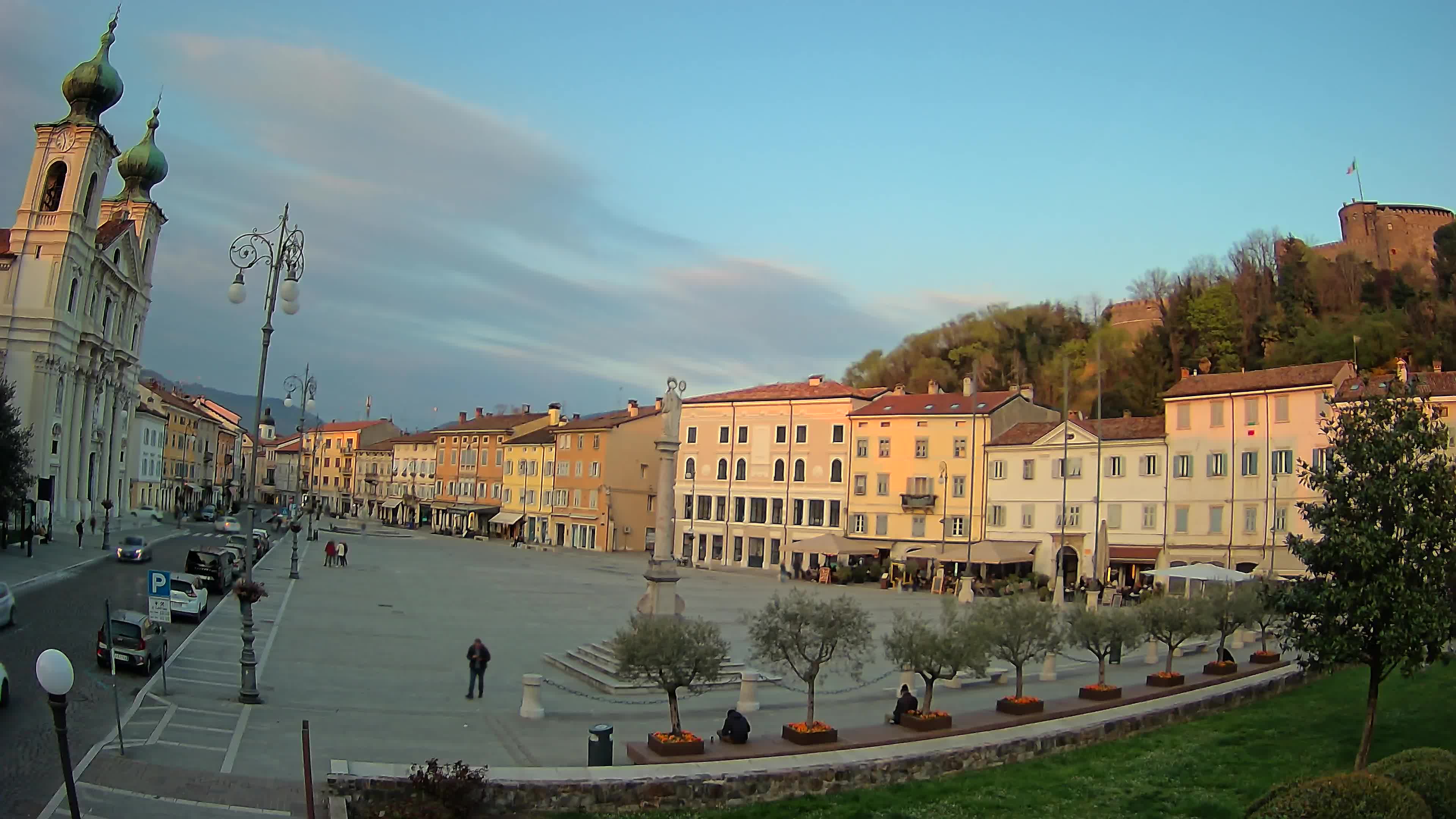 Kamera Gorica Travnik in cerkev sv. Ignacija