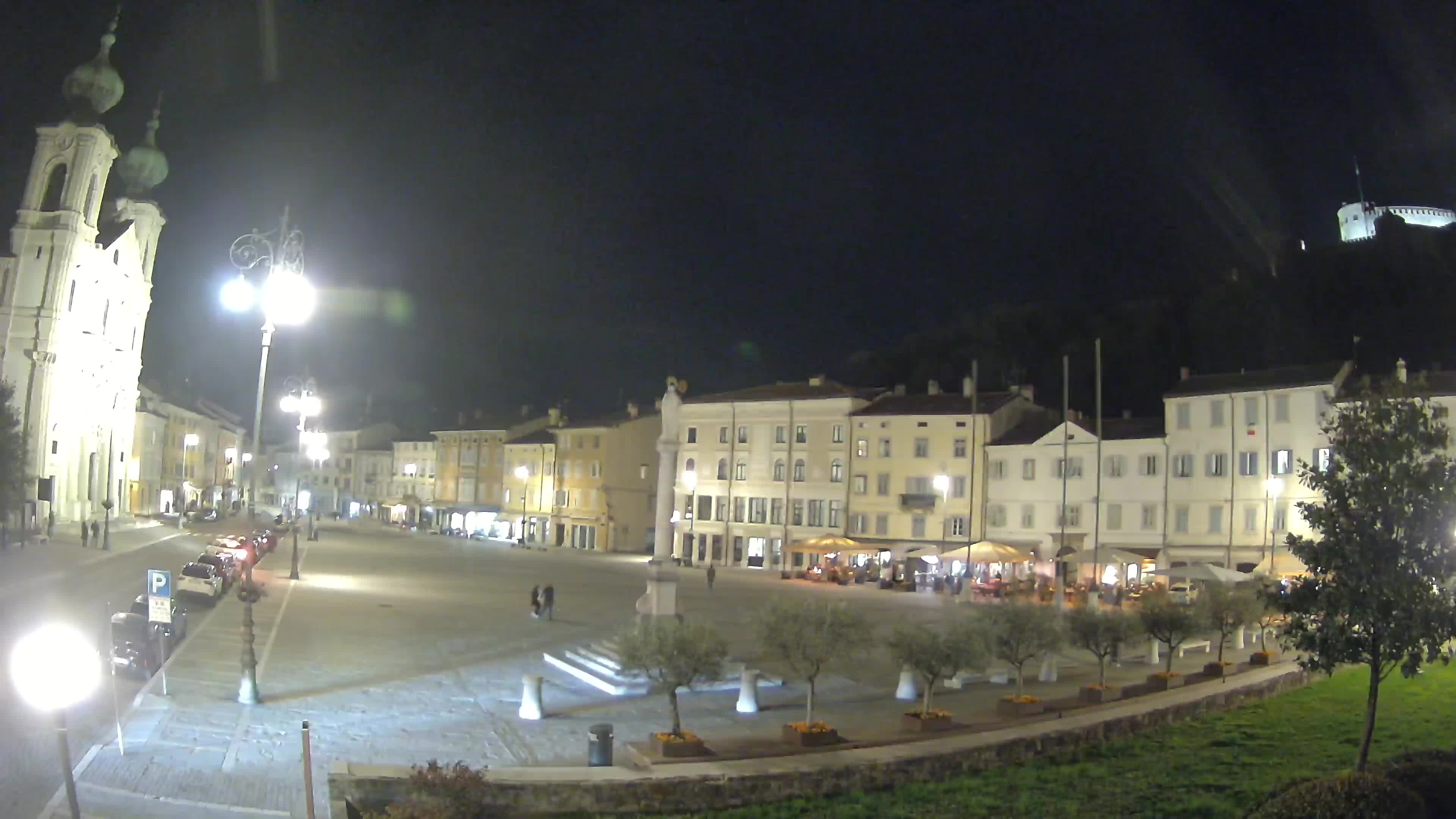 Kamera Gorica Travnik in cerkev sv. Ignacija