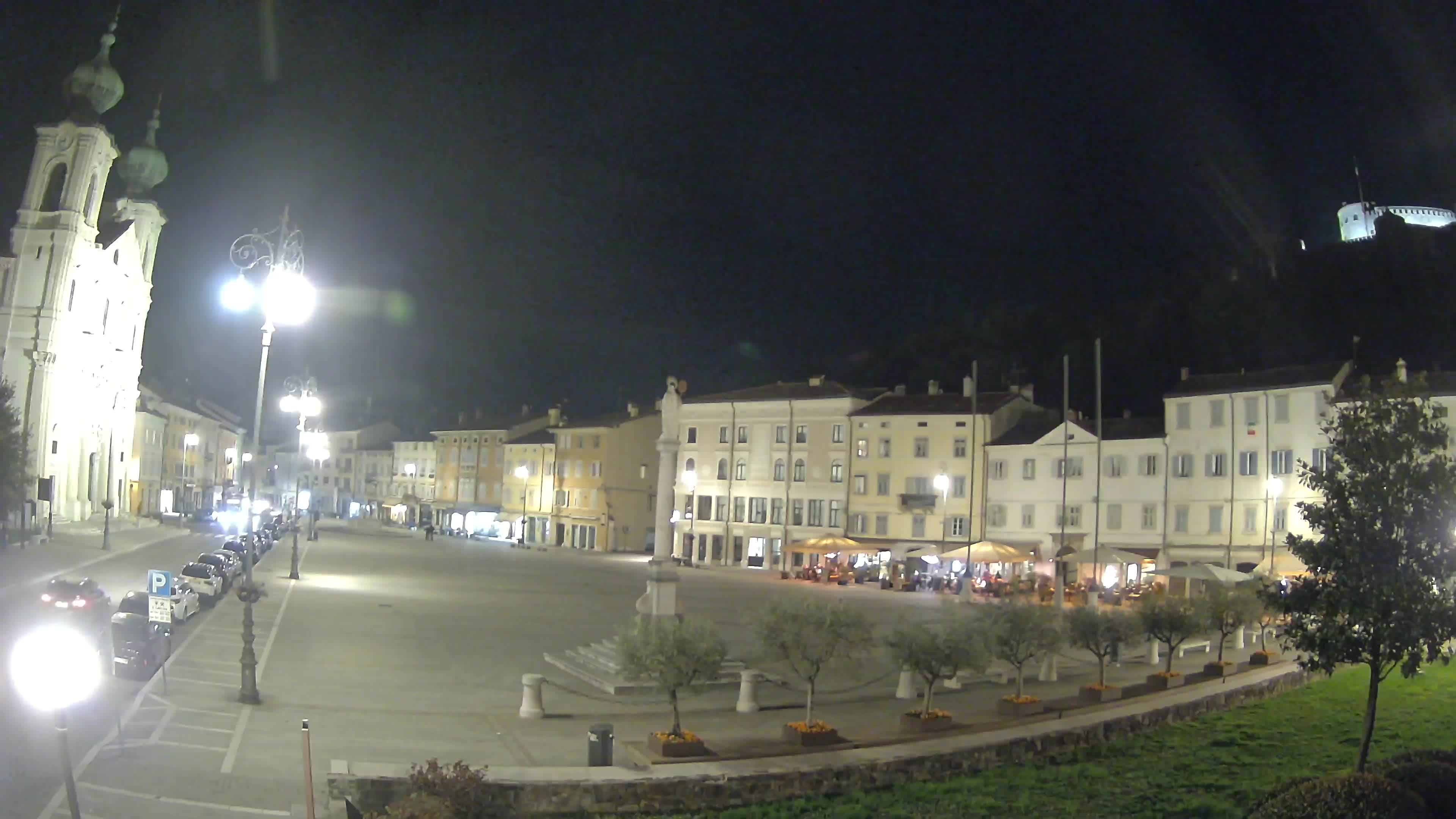 Gorizia Piazza della Vittoria e chiesa di S. Ignazio