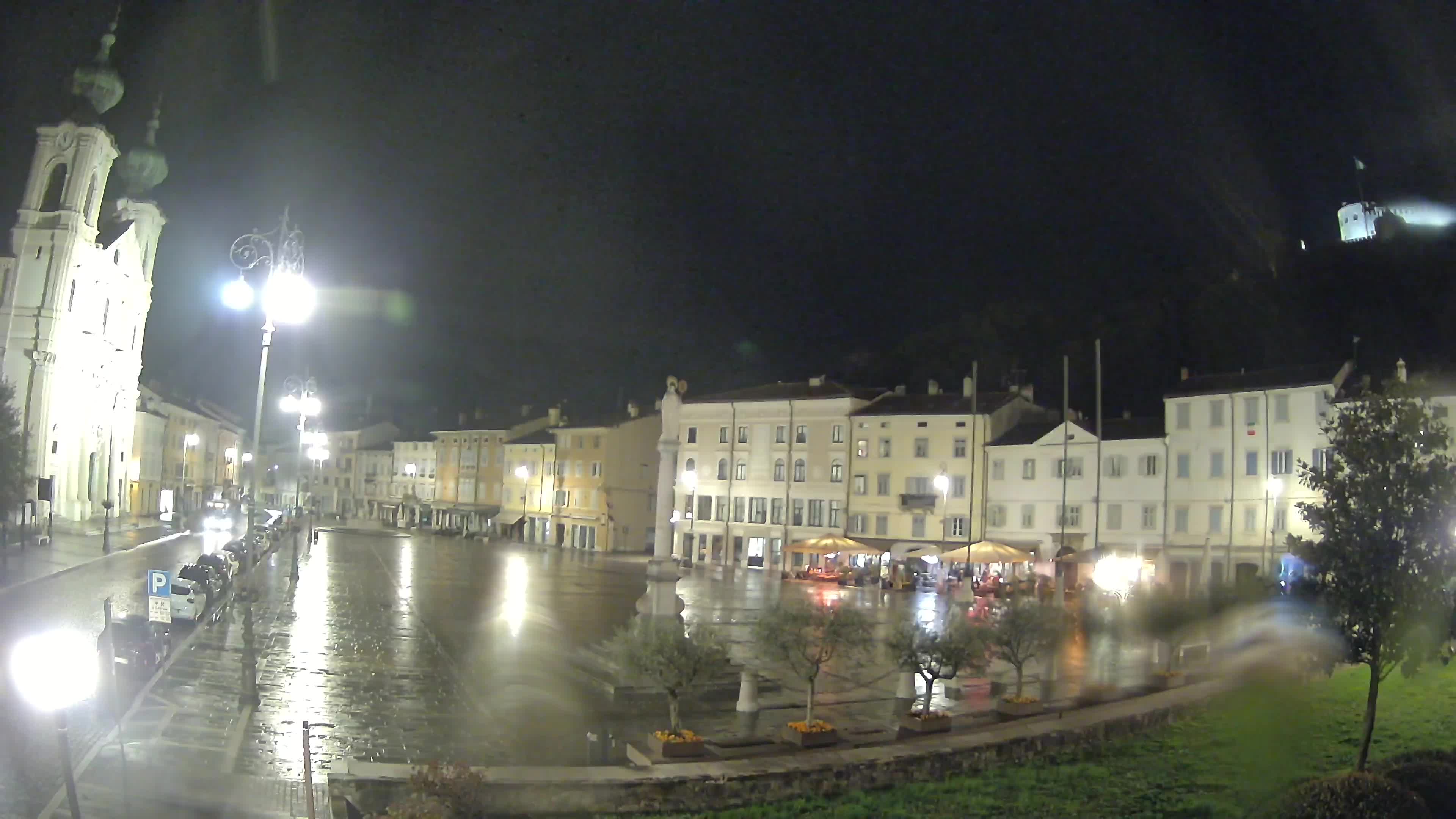 Kamera Gorica Travnik in cerkev sv. Ignacija
