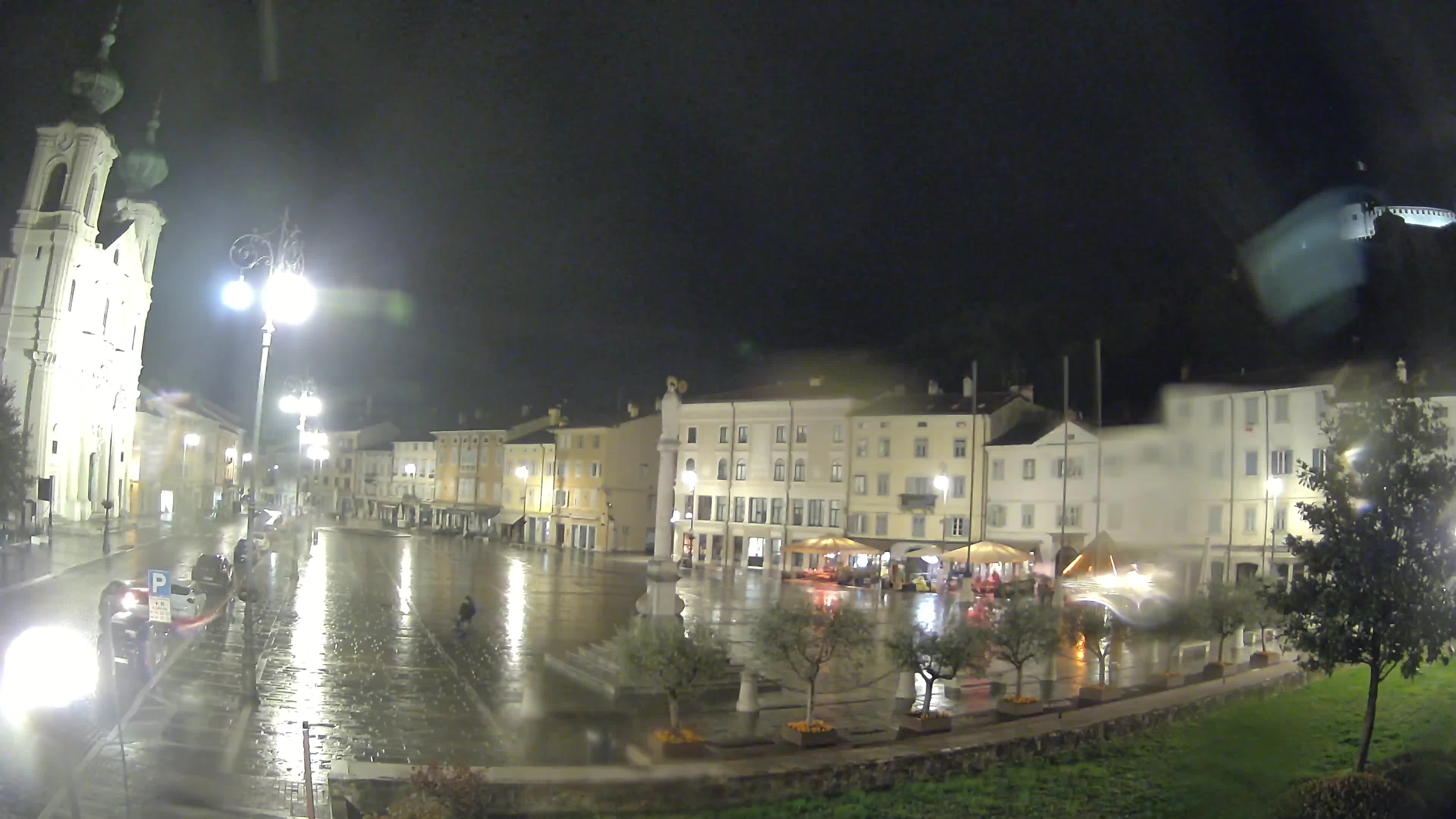 Gorizia Piazza della Vittoria e chiesa di S. Ignazio