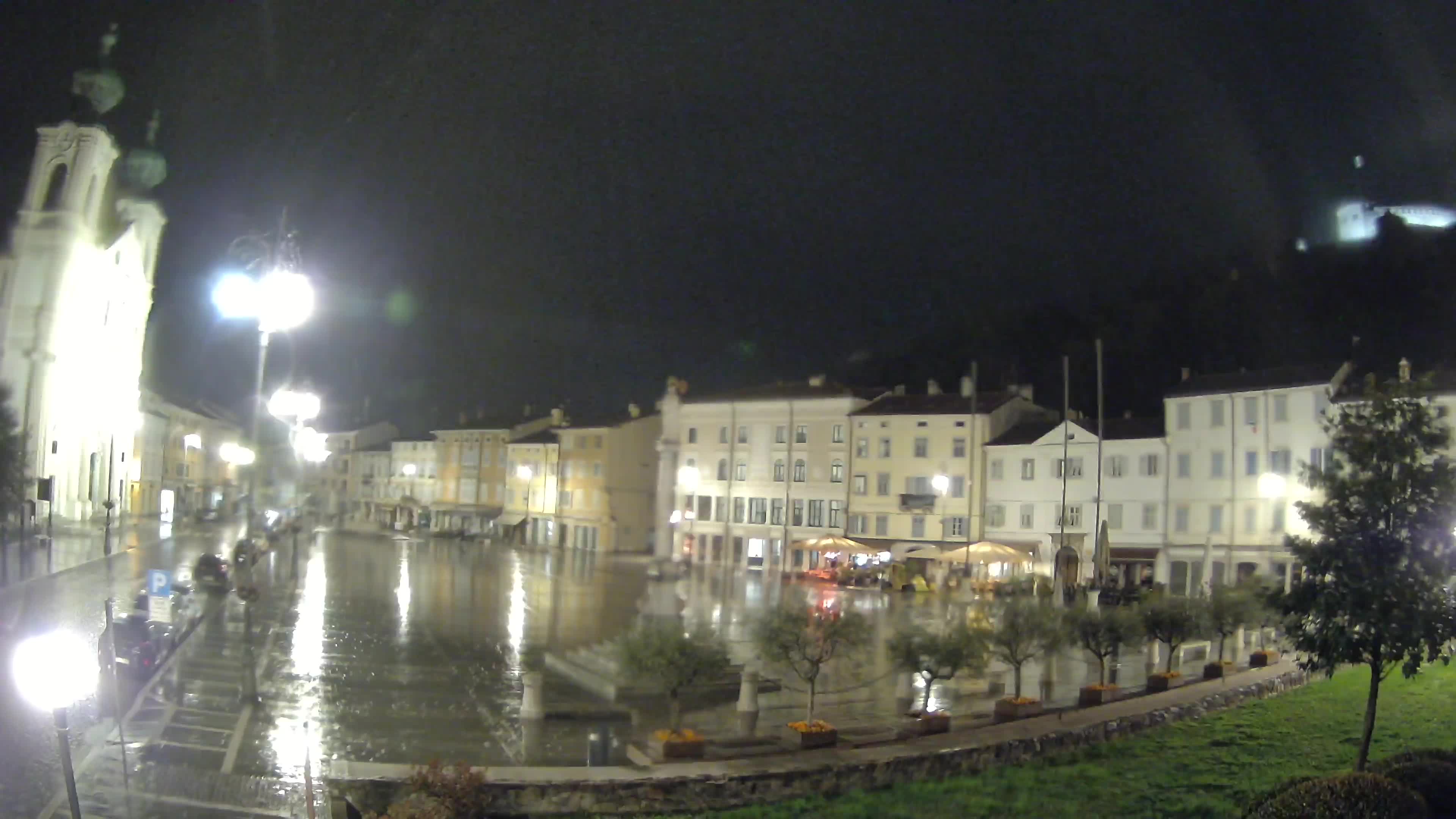 Gorizia Piazza della Vittoria e chiesa di S. Ignazio