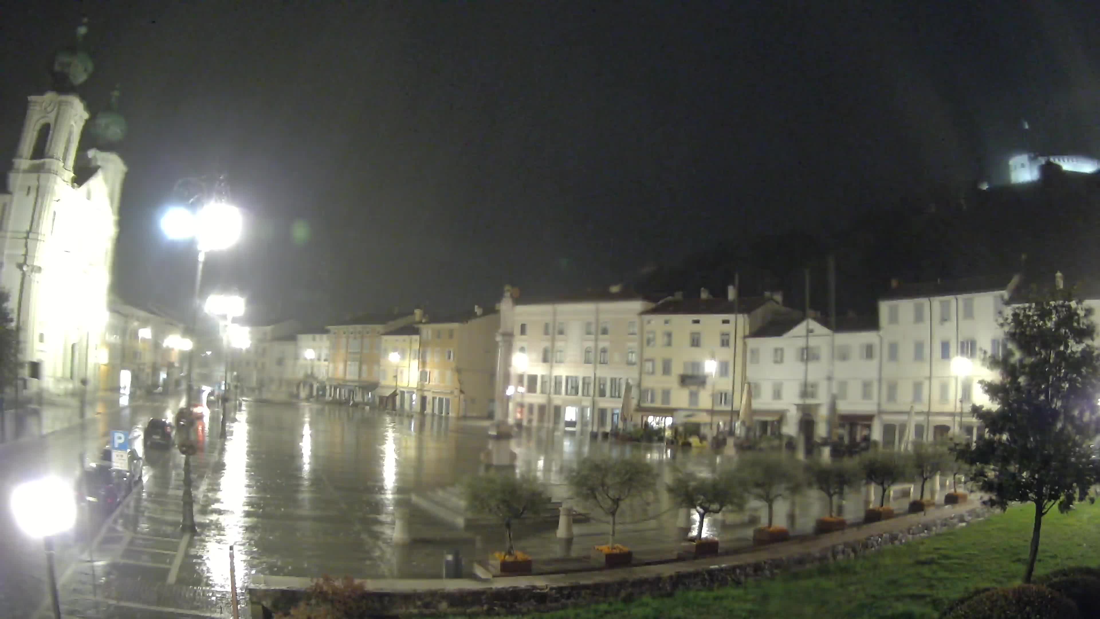 Gorizia Piazza della Vittoria e chiesa di S. Ignazio