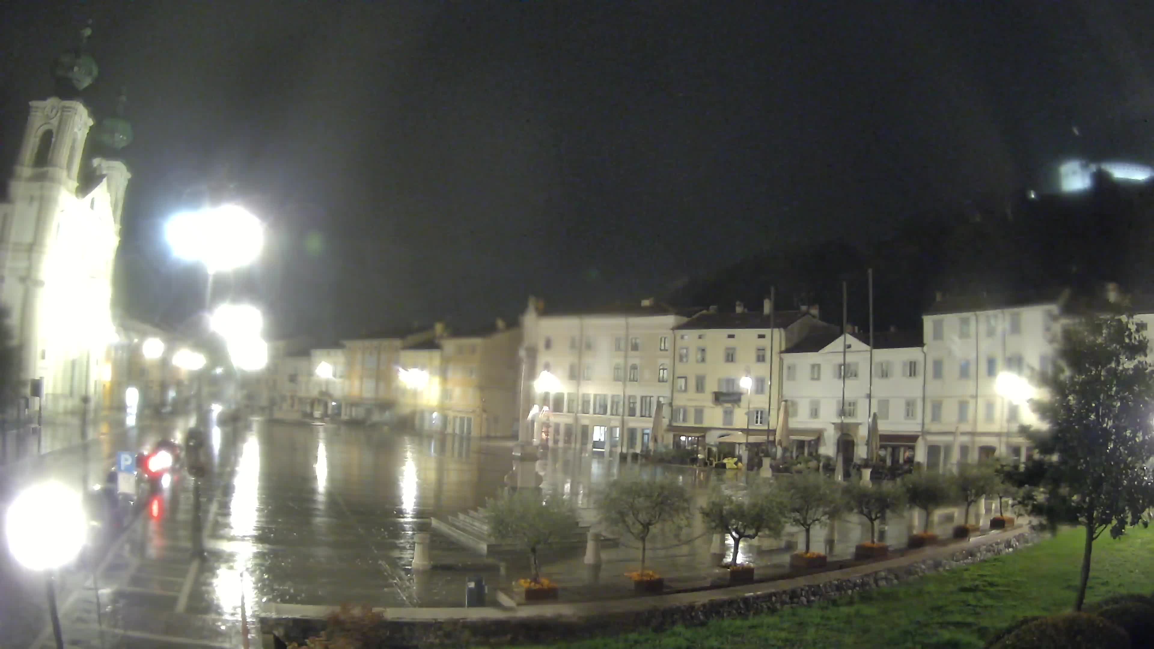 Gorizia Piazza della Vittoria e chiesa di S. Ignazio