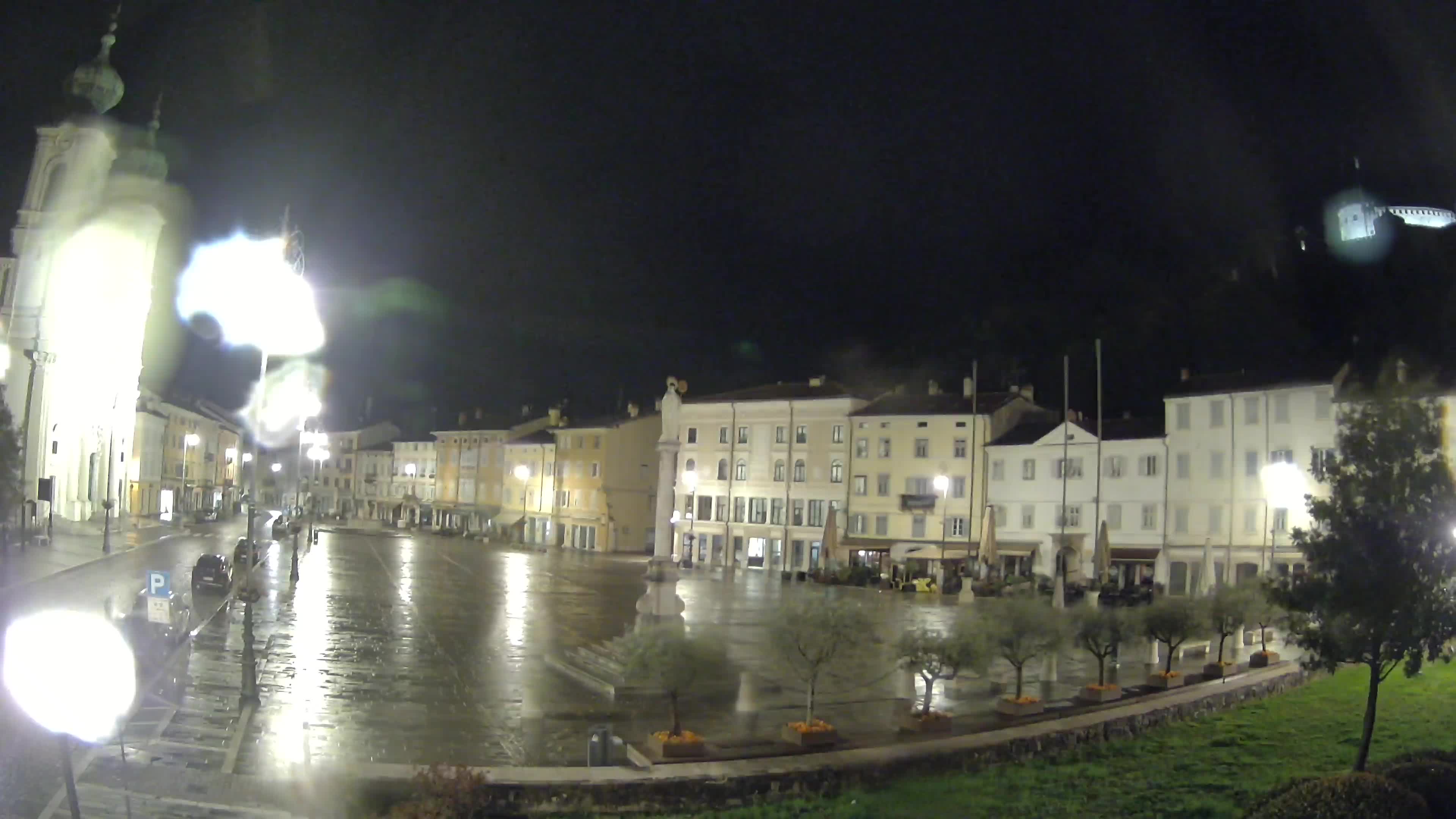 Gorizia Piazza della Vittoria e chiesa di S. Ignazio
