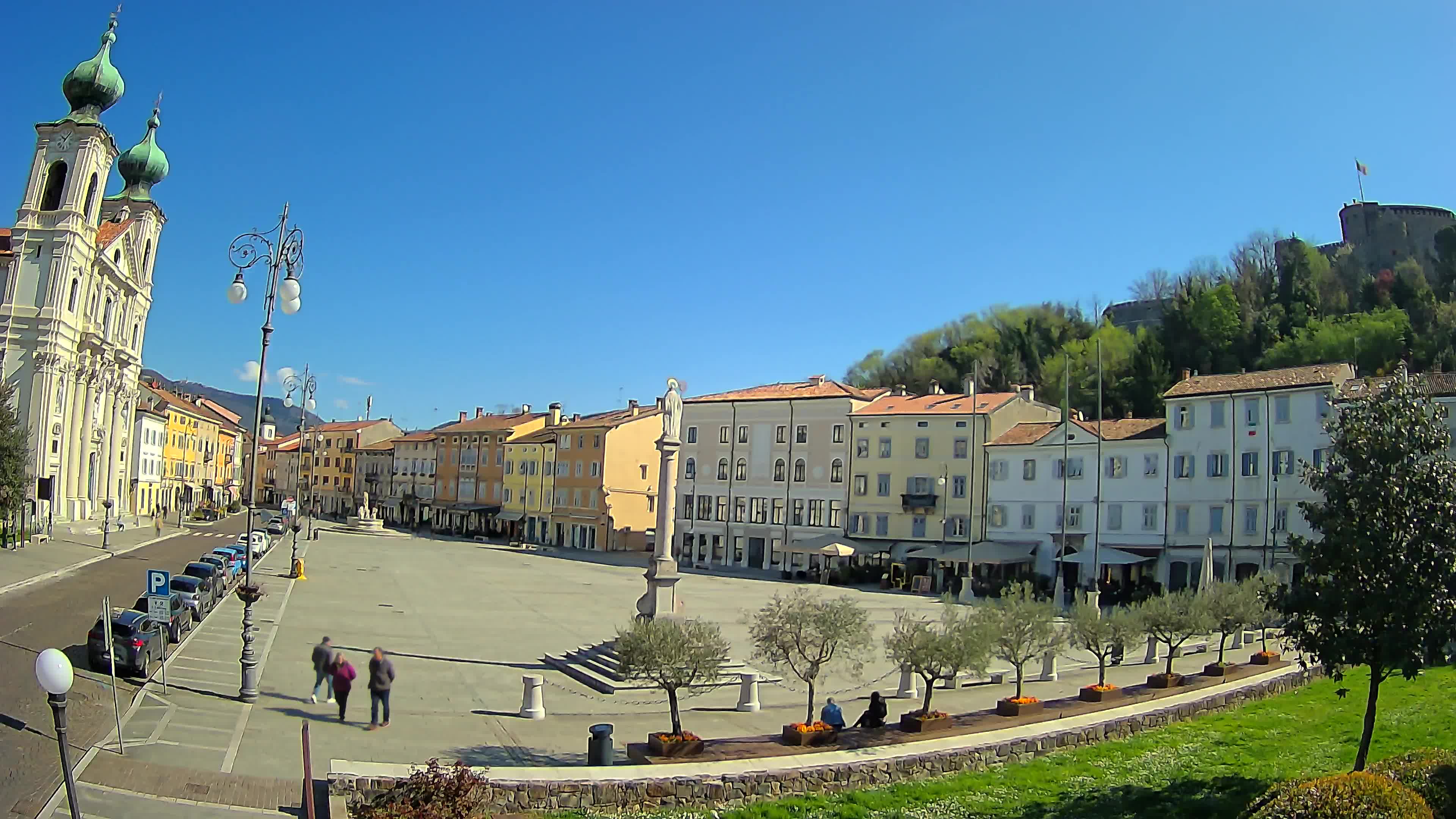 Gorizia Piazza della Vittoria e chiesa di S. Ignazio