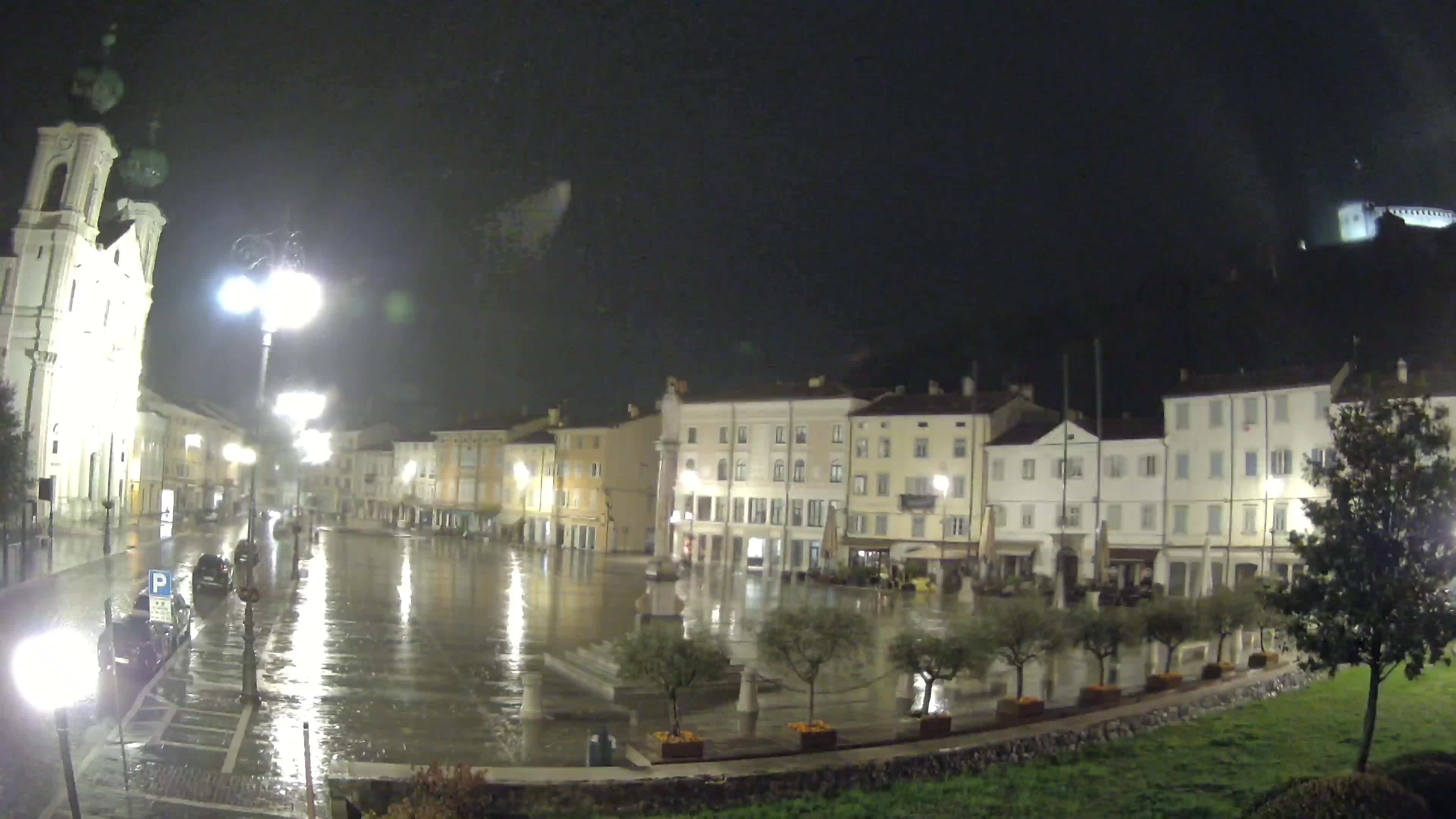 Gorizia Piazza della Vittoria e chiesa di S. Ignazio