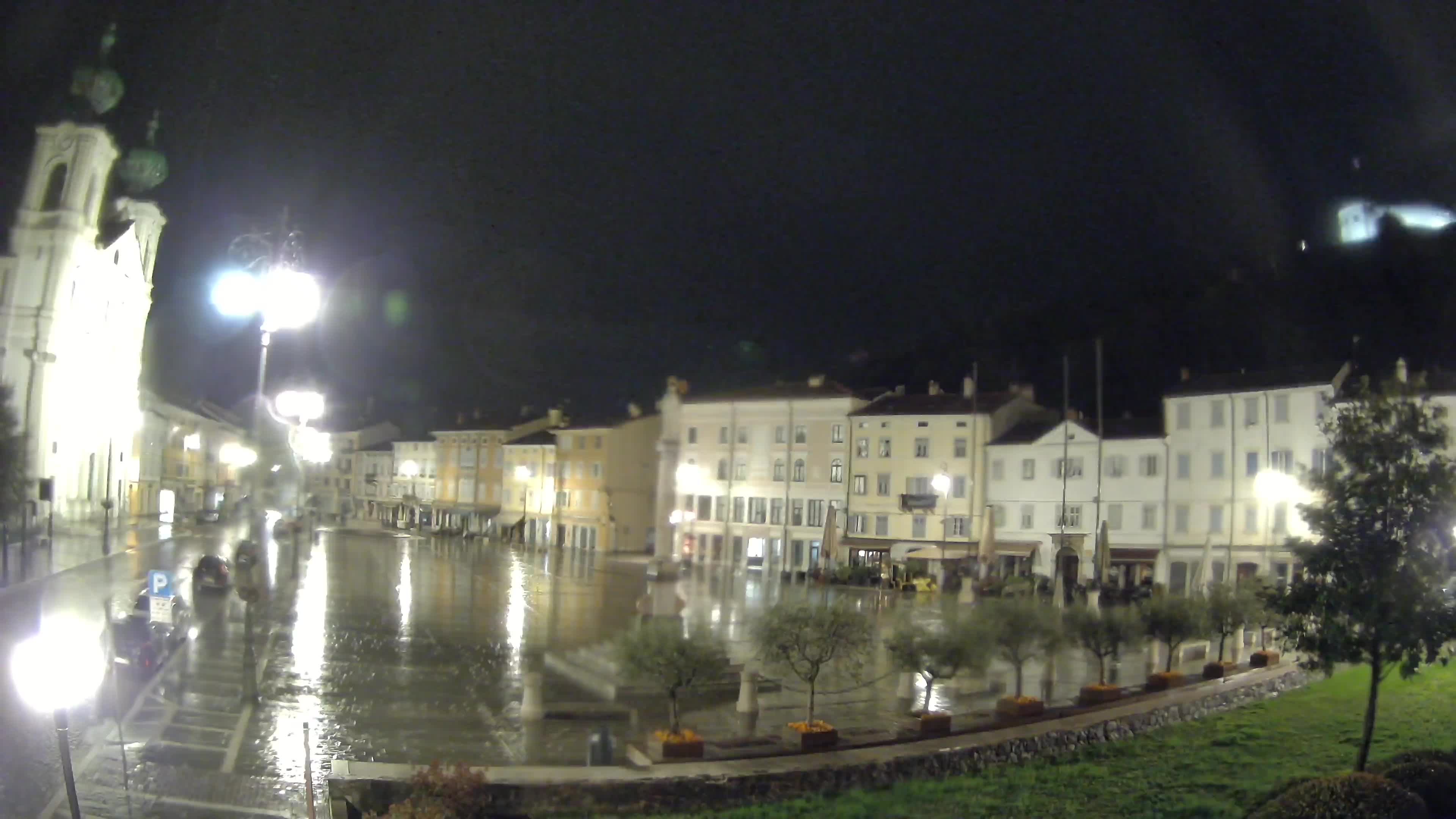 Gorizia – Plaza Vittoria – iglesia de San Pedro. Ignacio
