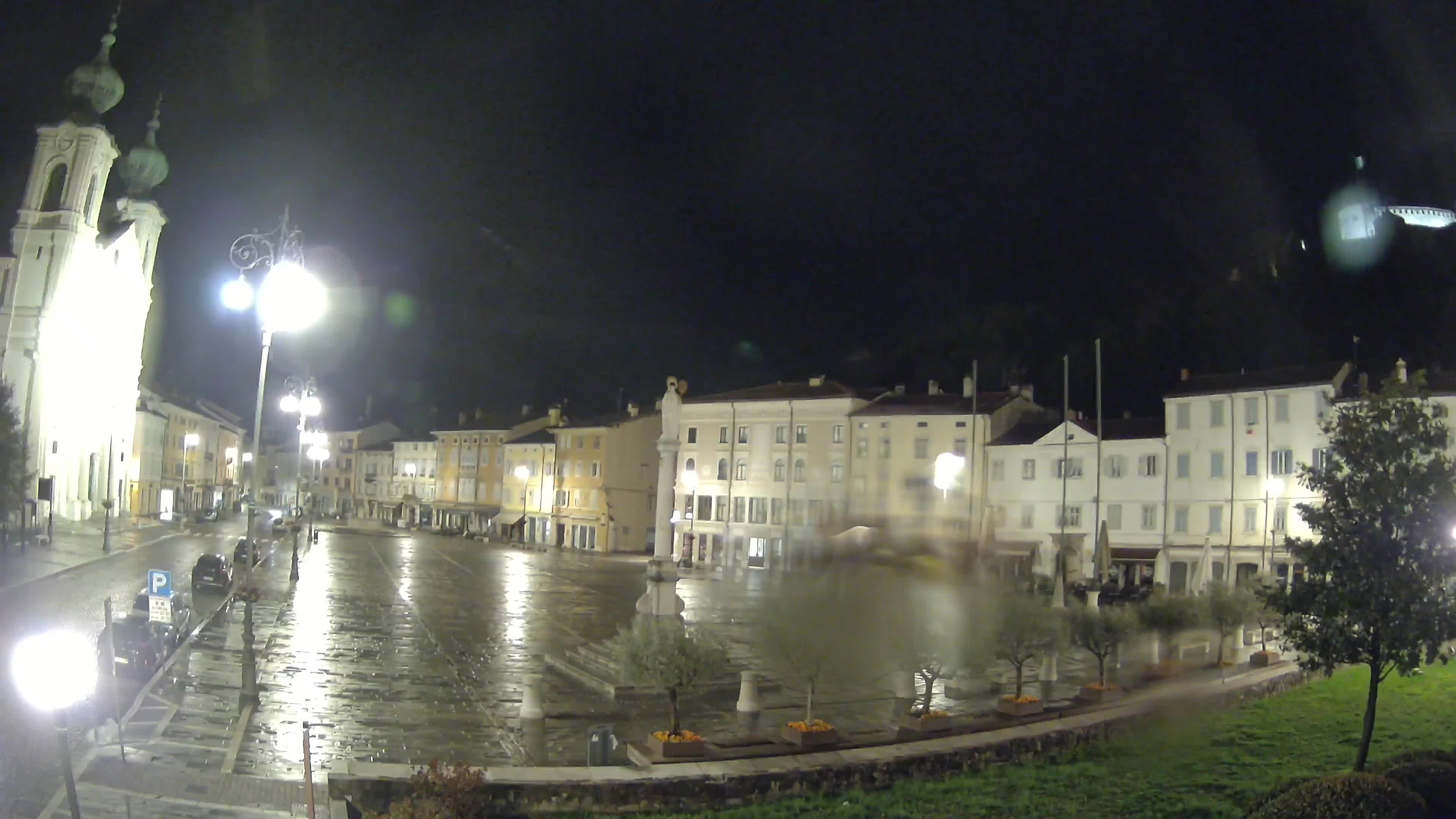 Gorizia Piazza della Vittoria e chiesa di S. Ignazio