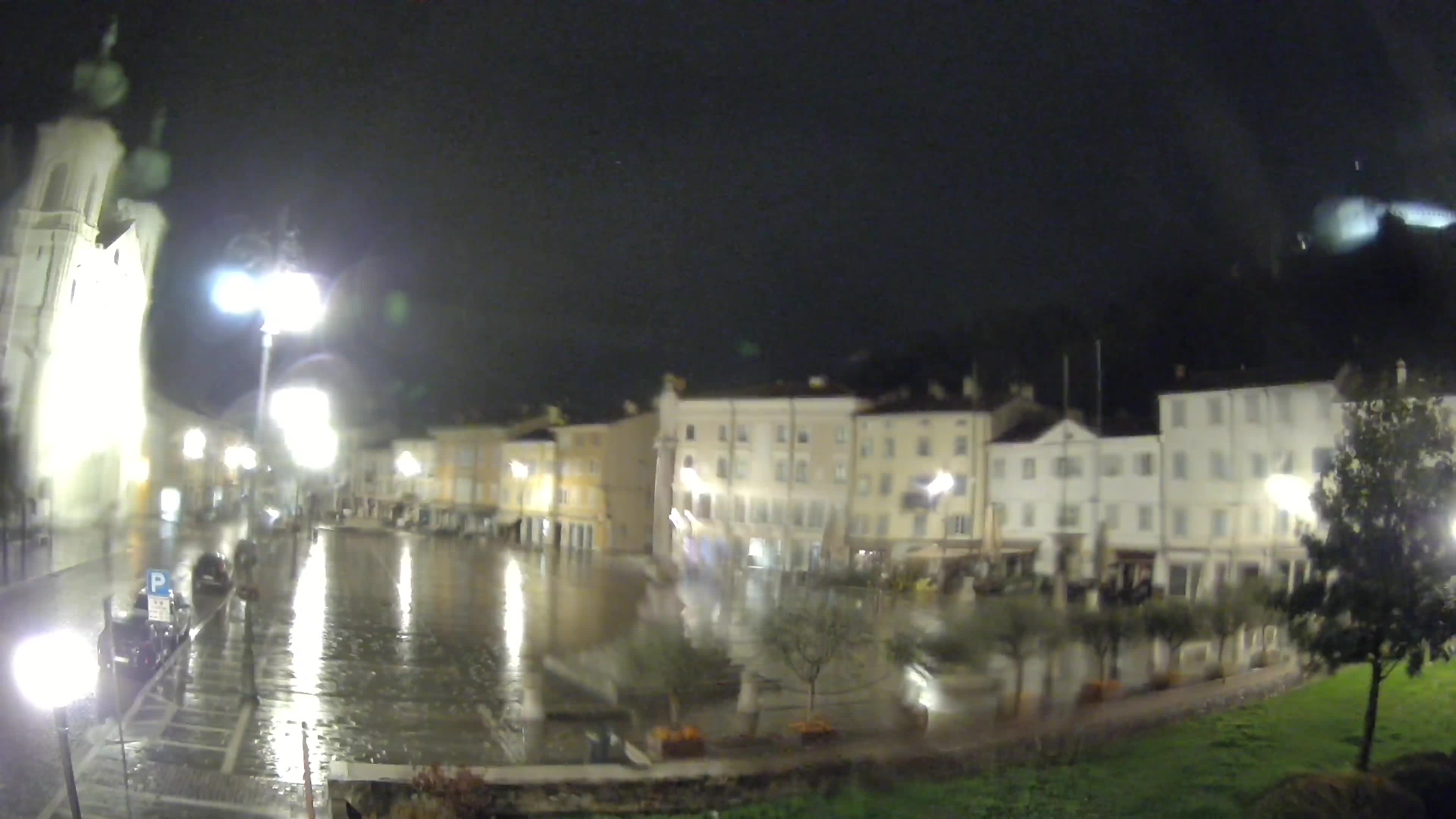 Gorizia Piazza della Vittoria e chiesa di S. Ignazio