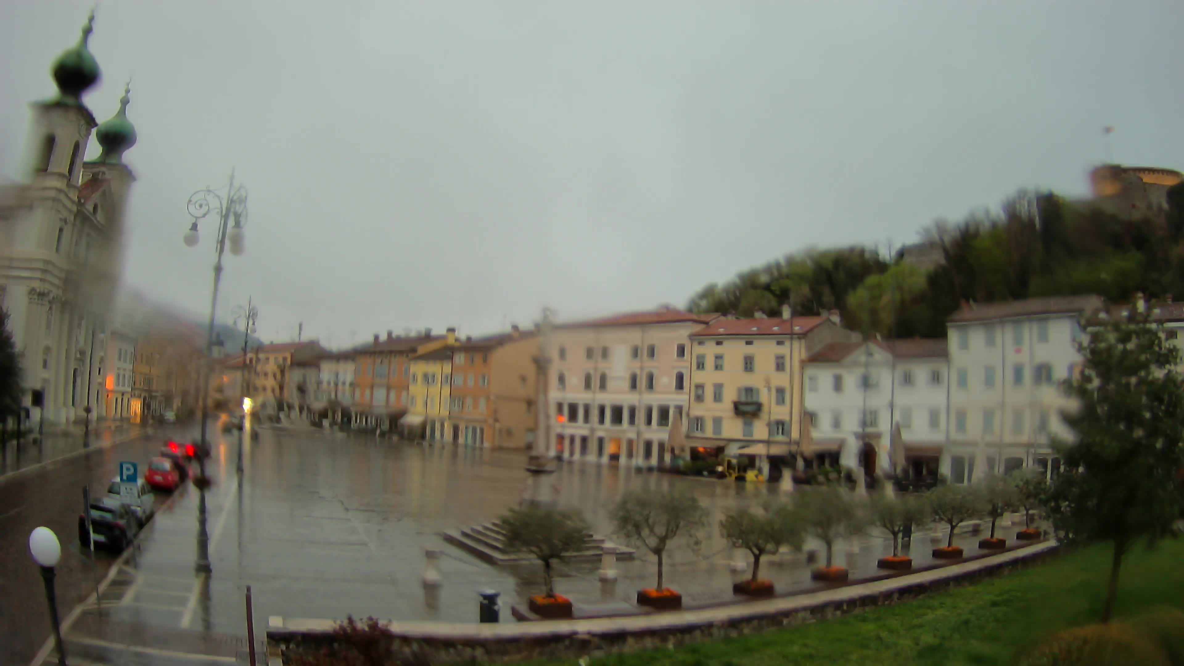 Gorizia – Plaza Vittoria – iglesia de San Pedro. Ignacio