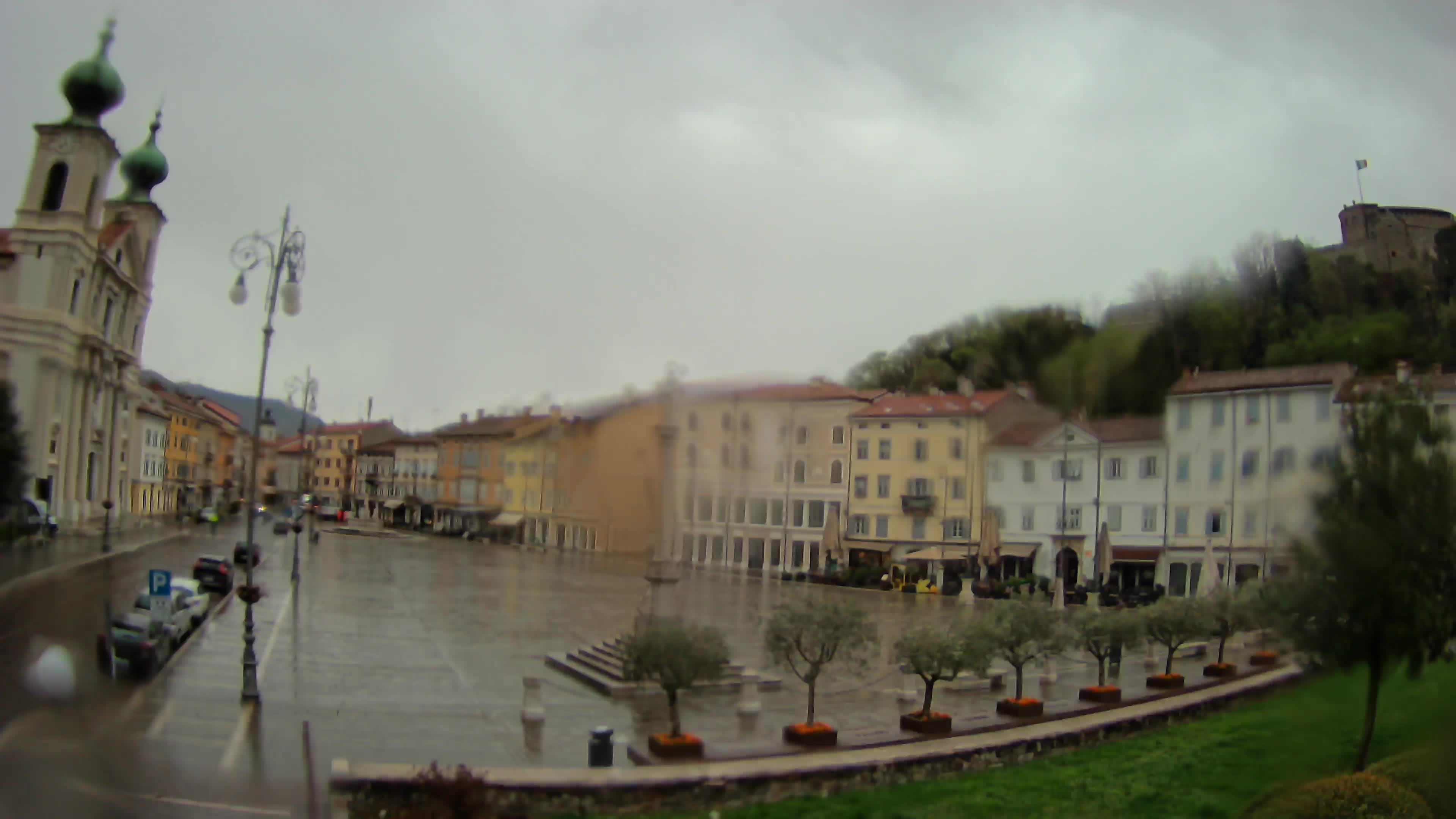 Gorizia Piazza della Vittoria e chiesa di S. Ignazio