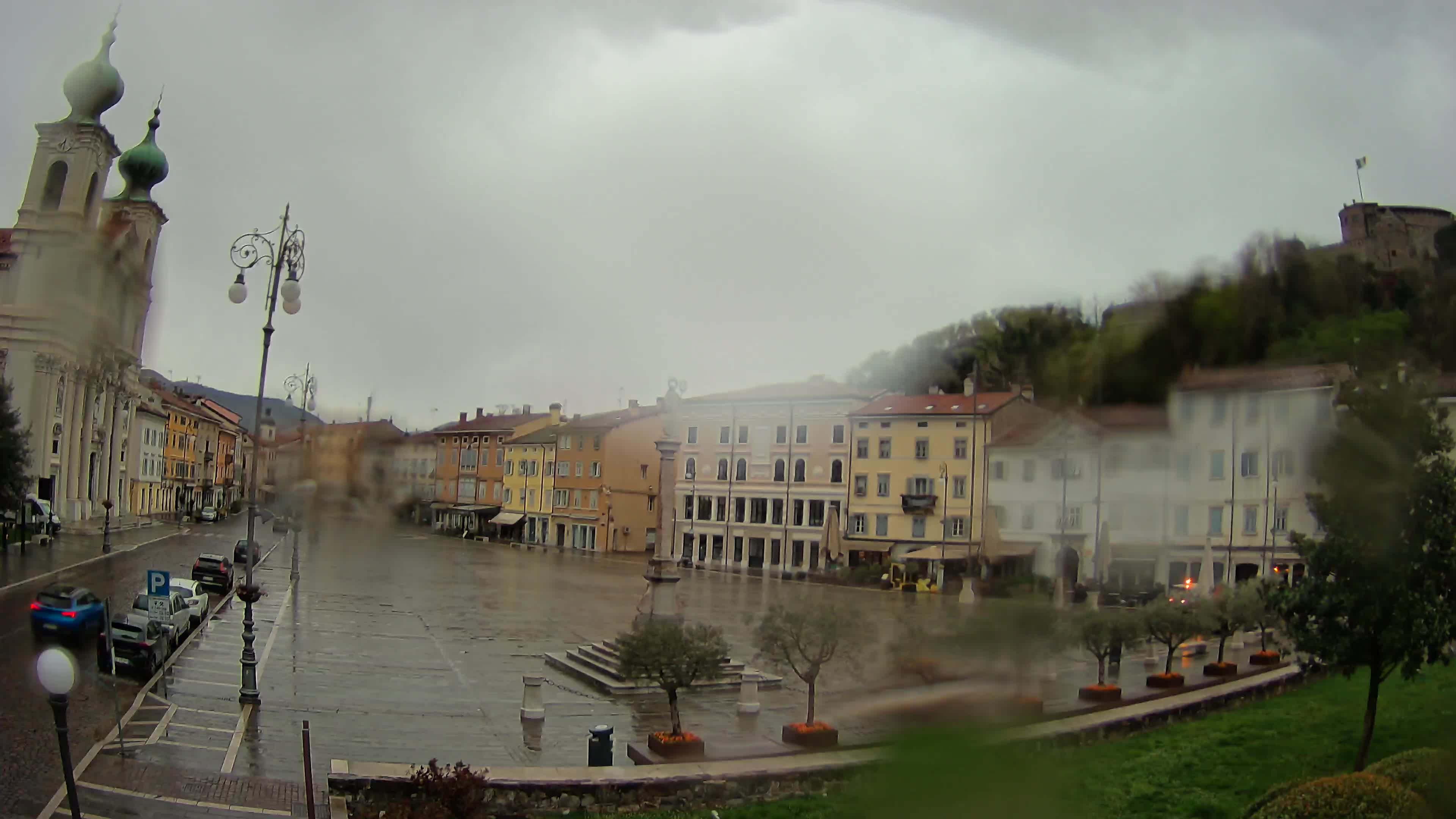 Gorizia Piazza della Vittoria e chiesa di S. Ignazio