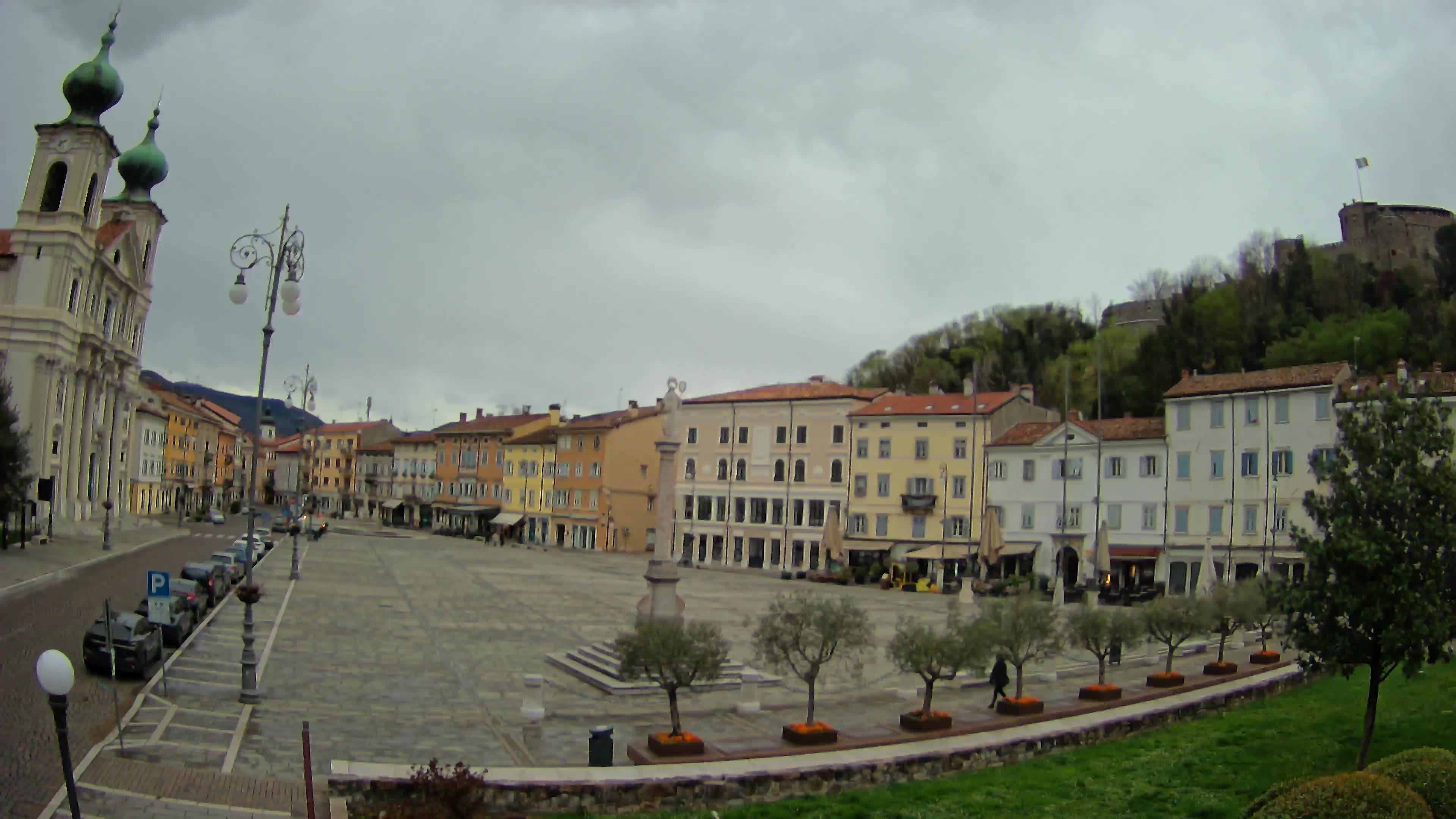 Gorizia Piazza della Vittoria e chiesa di S. Ignazio