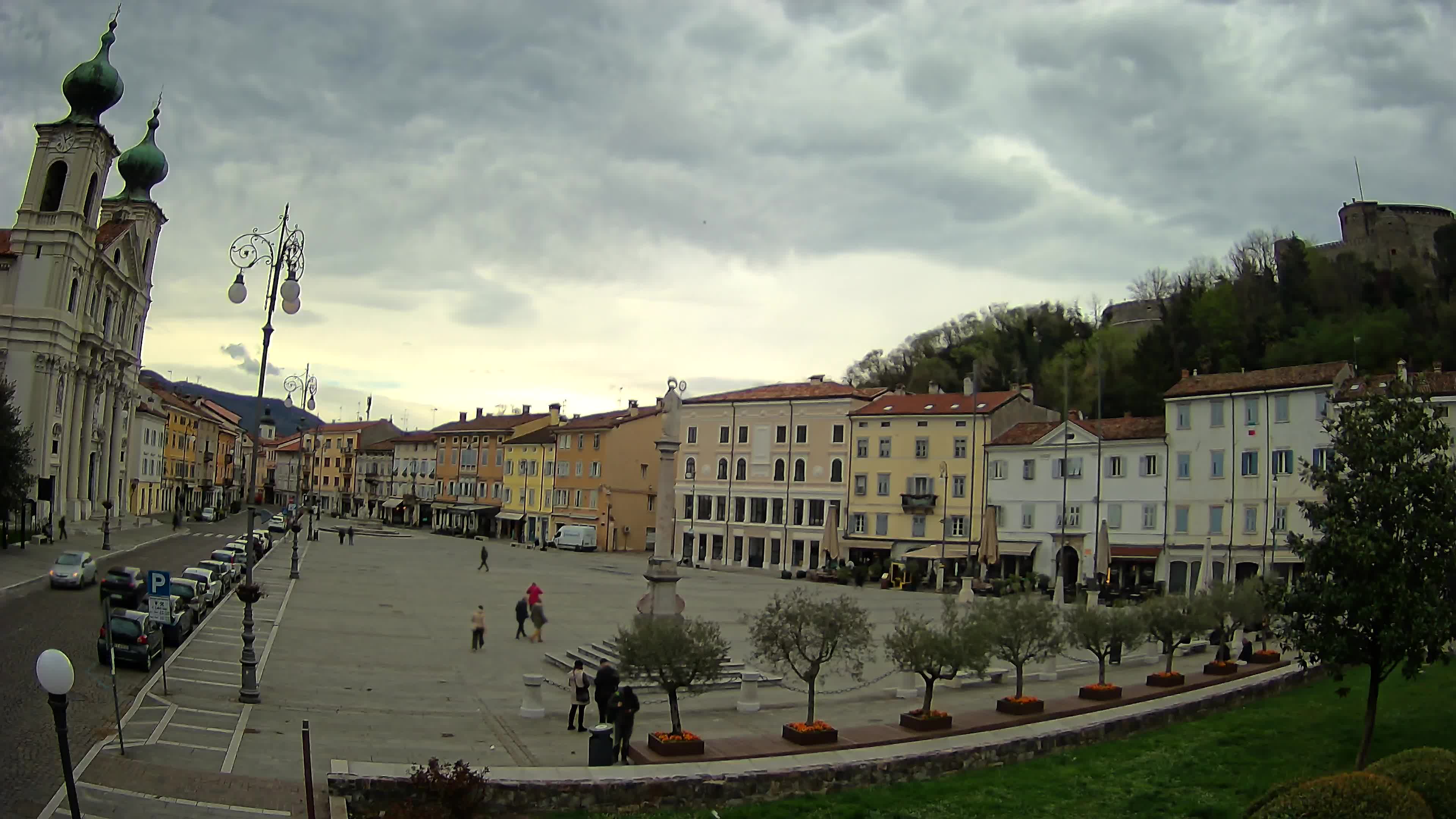 Gorizia Piazza della Vittoria e chiesa di S. Ignazio