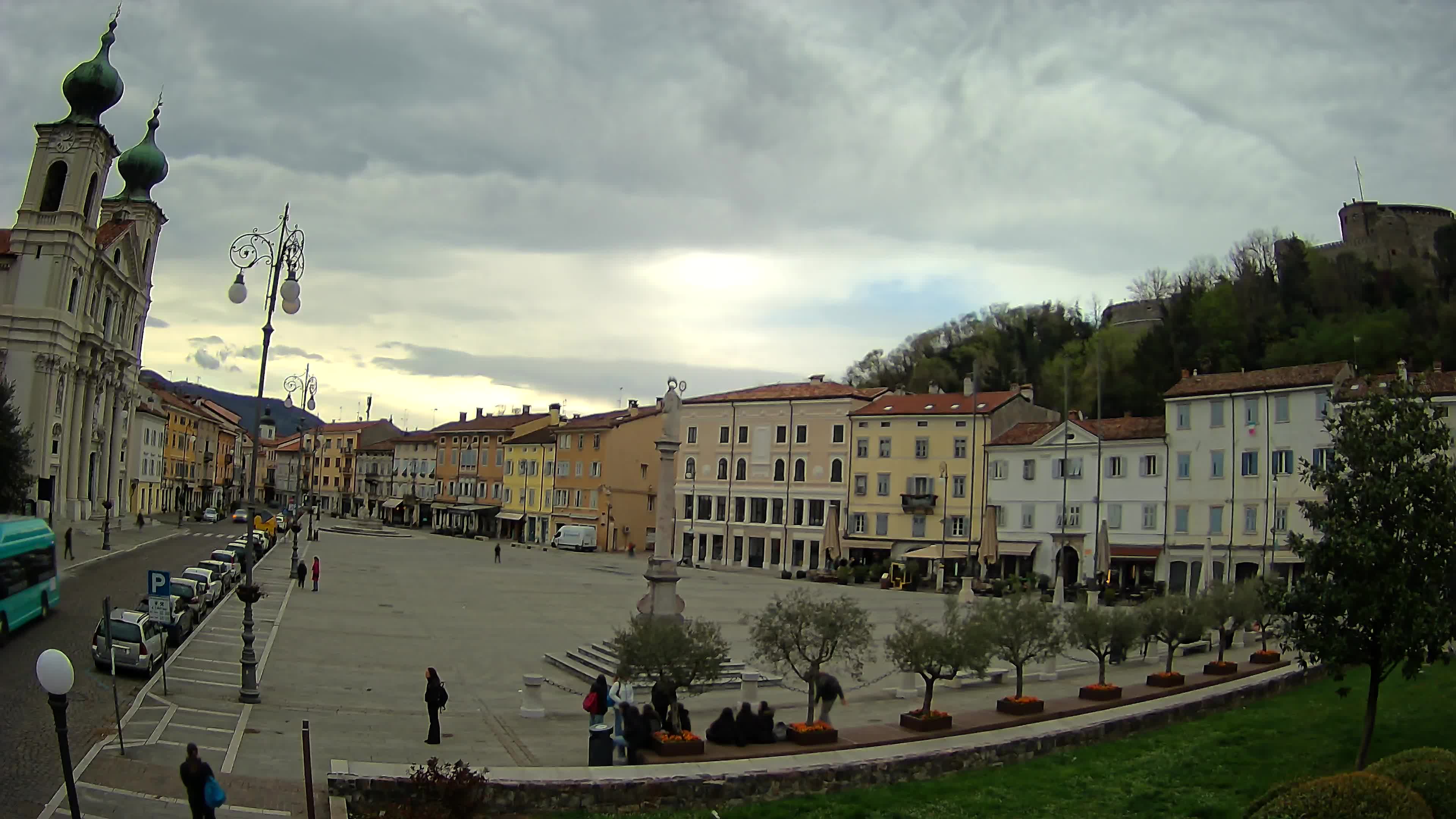Gorizia Piazza della Vittoria e chiesa di S. Ignazio