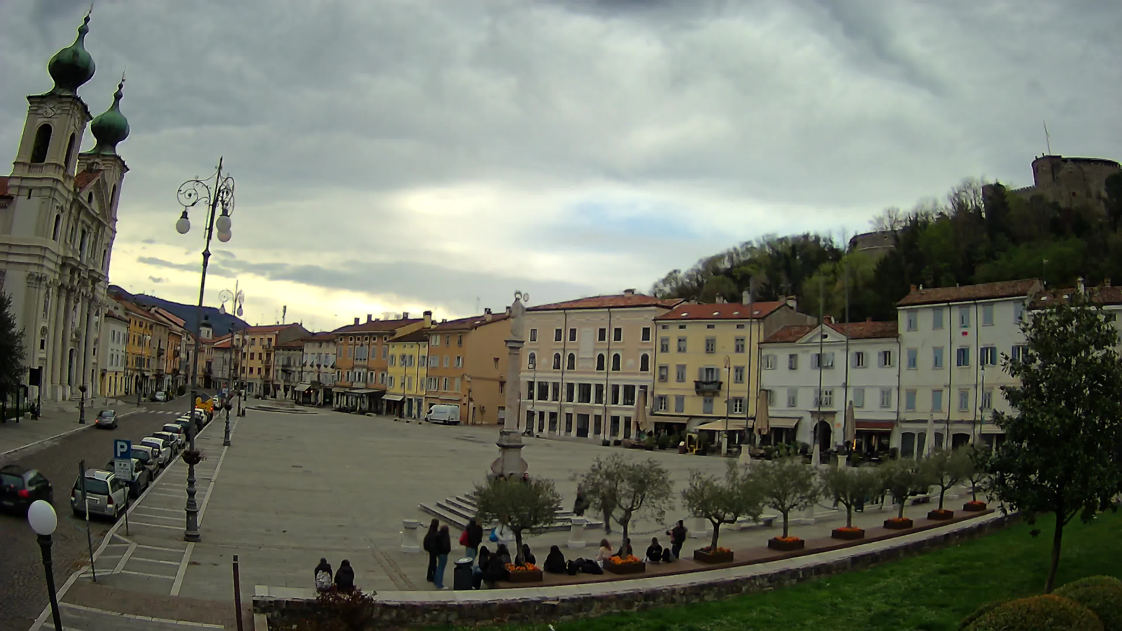 Gorizia Piazza della Vittoria e chiesa di S. Ignazio