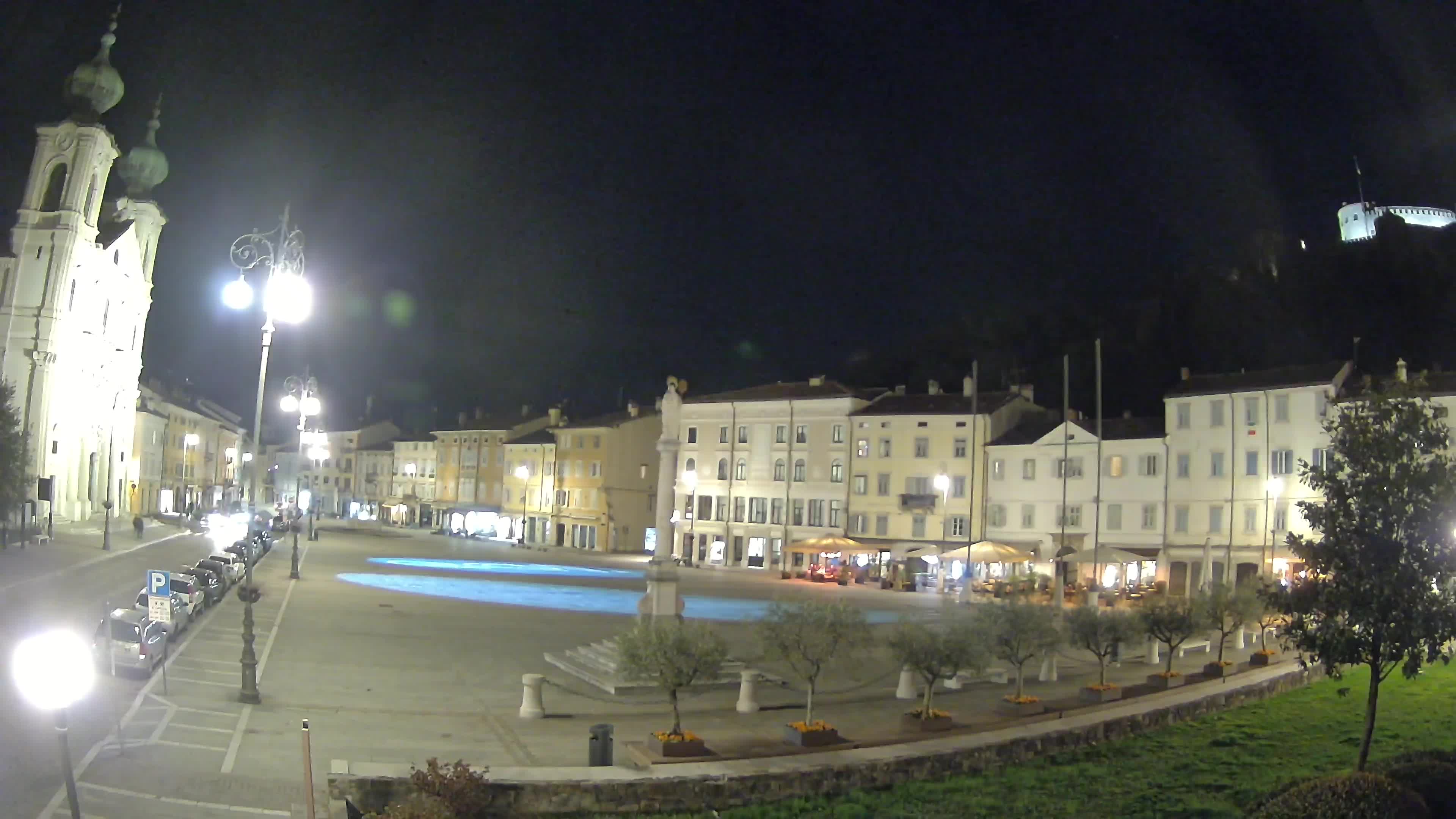 Gorizia Piazza della Vittoria e chiesa di S. Ignazio