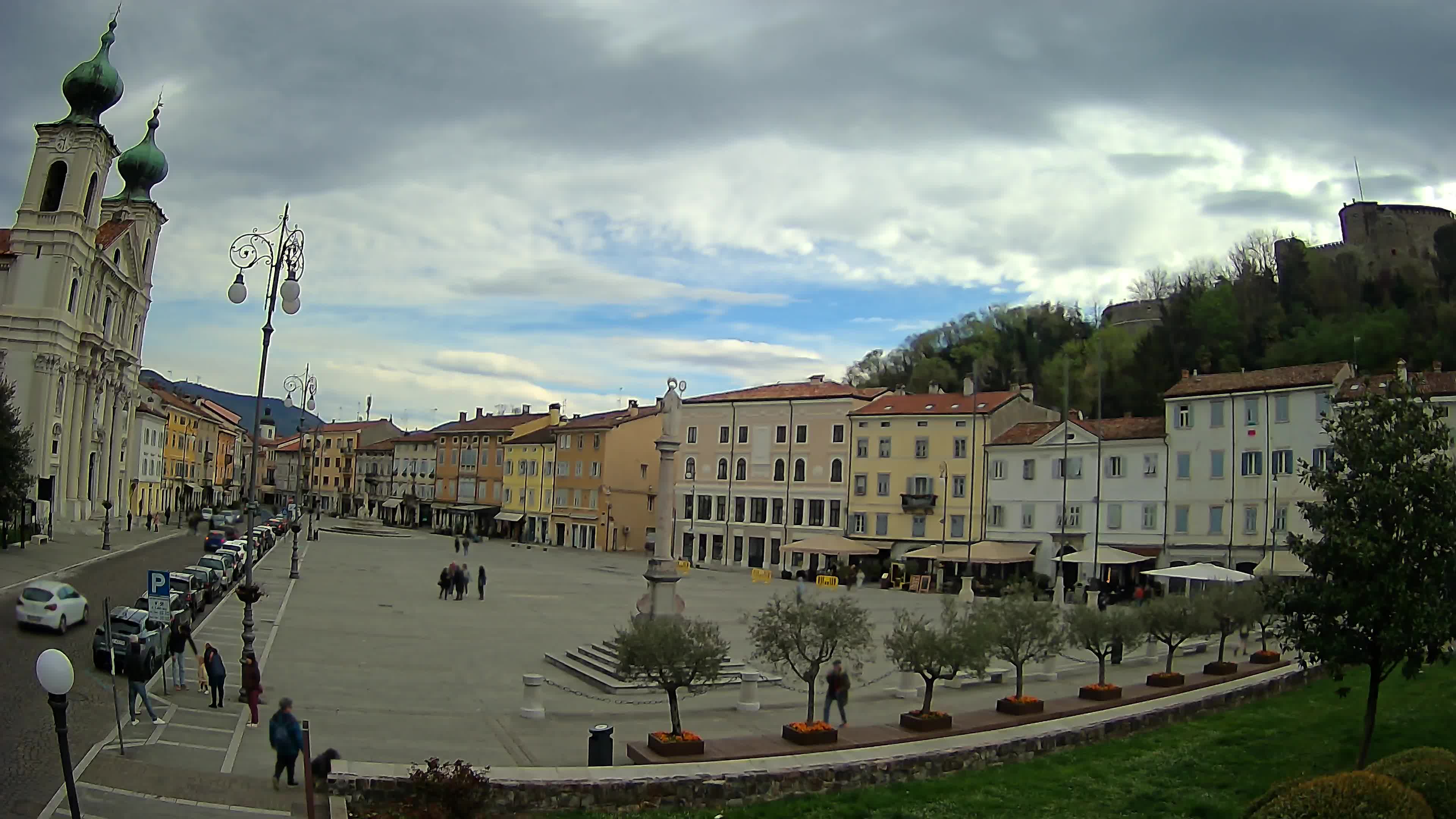 Gorizia Piazza della Vittoria e chiesa di S. Ignazio