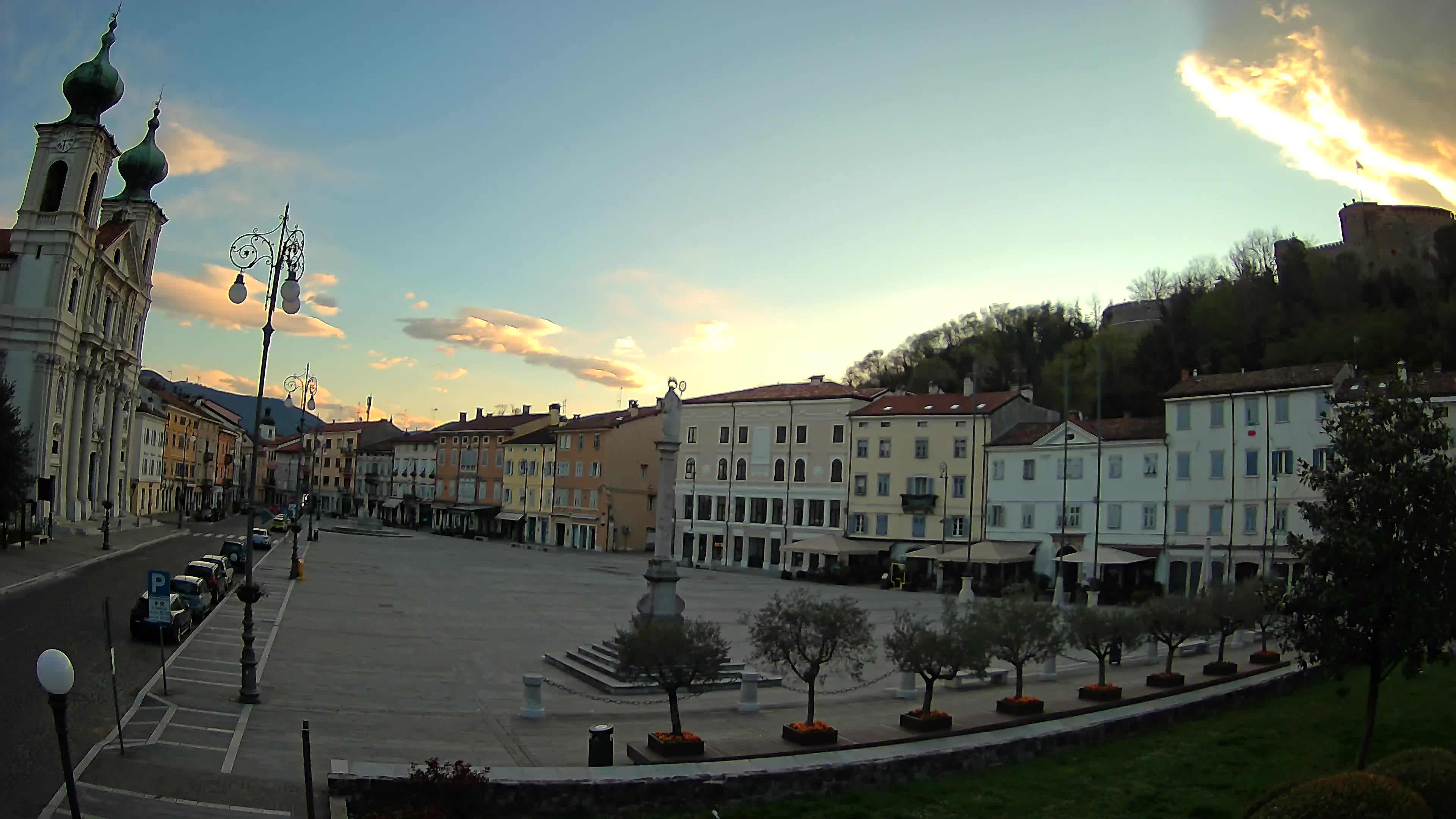Gorizia – Plaza Vittoria – iglesia de San Pedro. Ignacio