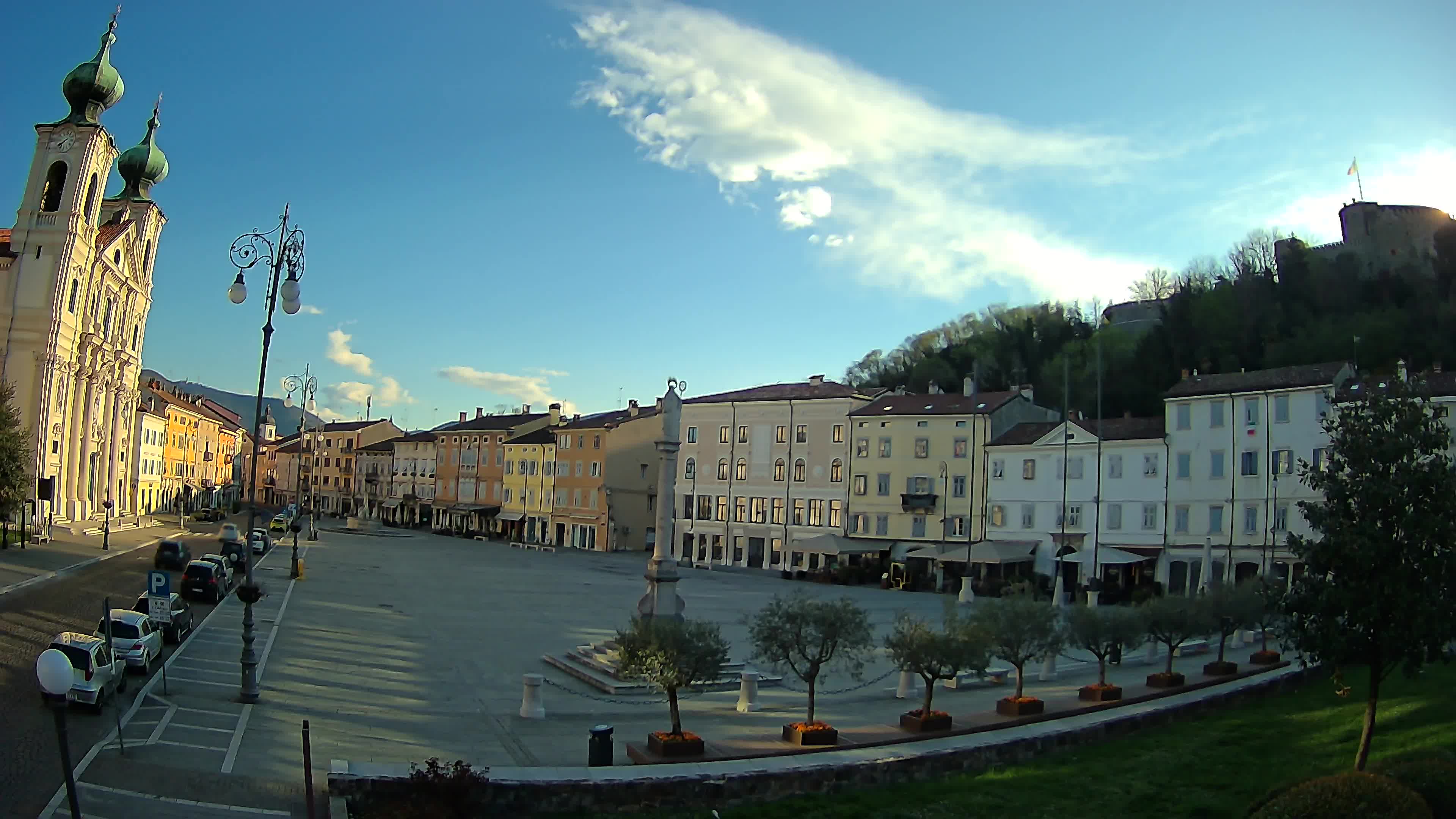 Gorizia Piazza della Vittoria e chiesa di S. Ignazio