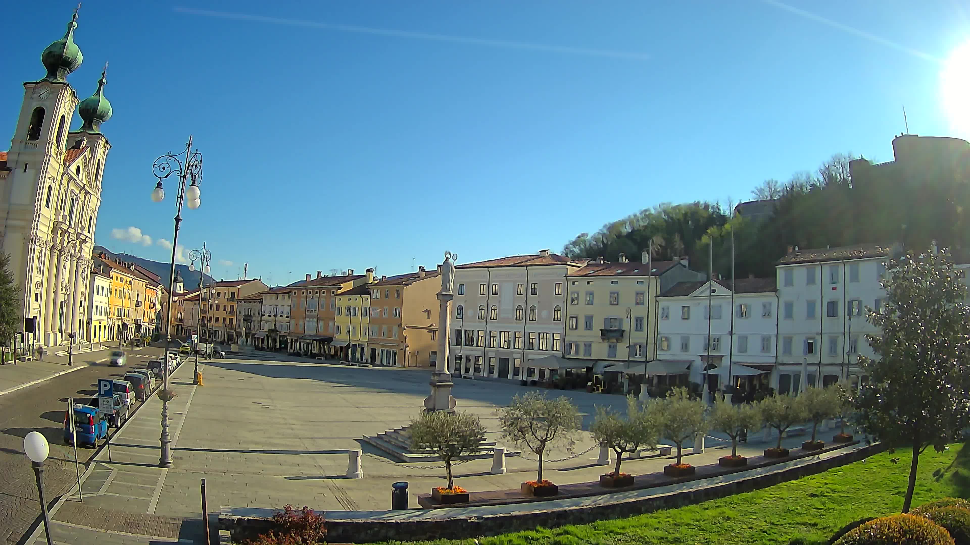 Gorizia Piazza della Vittoria e chiesa di S. Ignazio
