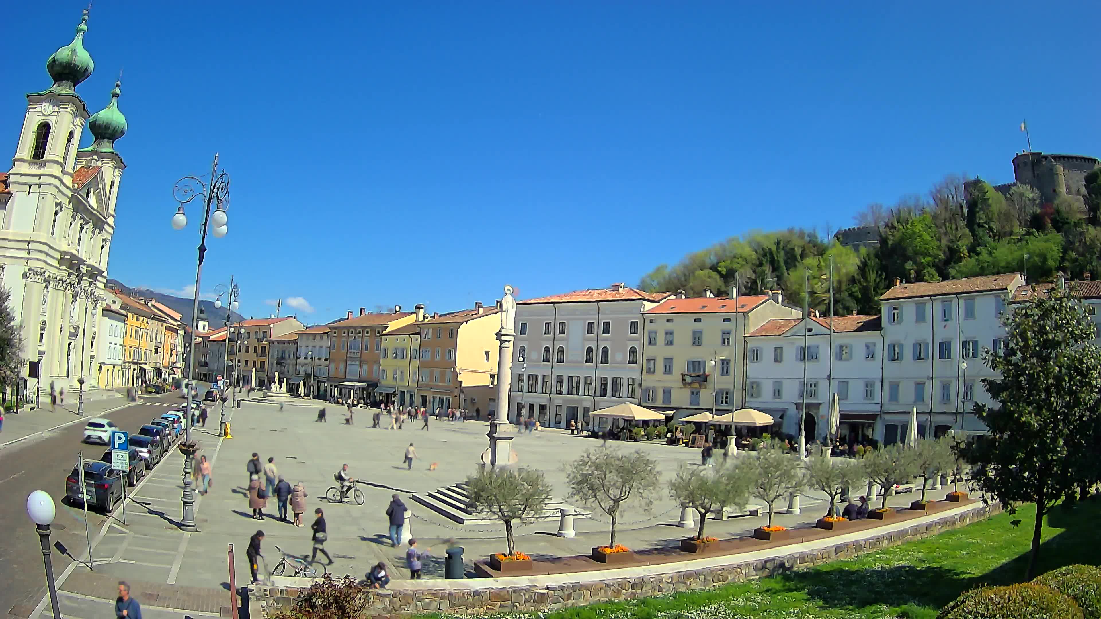 Gorizia Piazza della Vittoria e chiesa di S. Ignazio