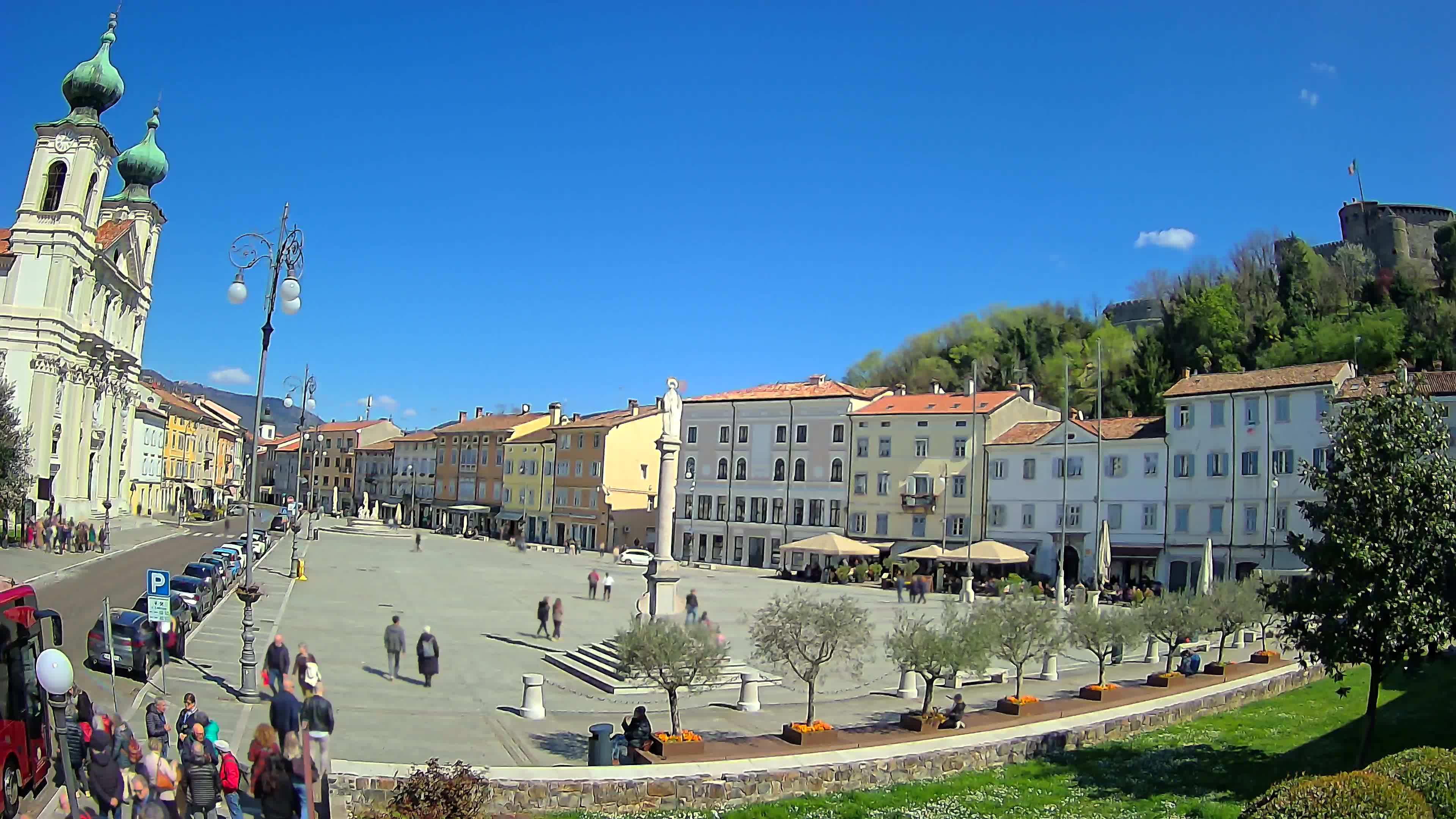 Gorizia Piazza della Vittoria e chiesa di S. Ignazio