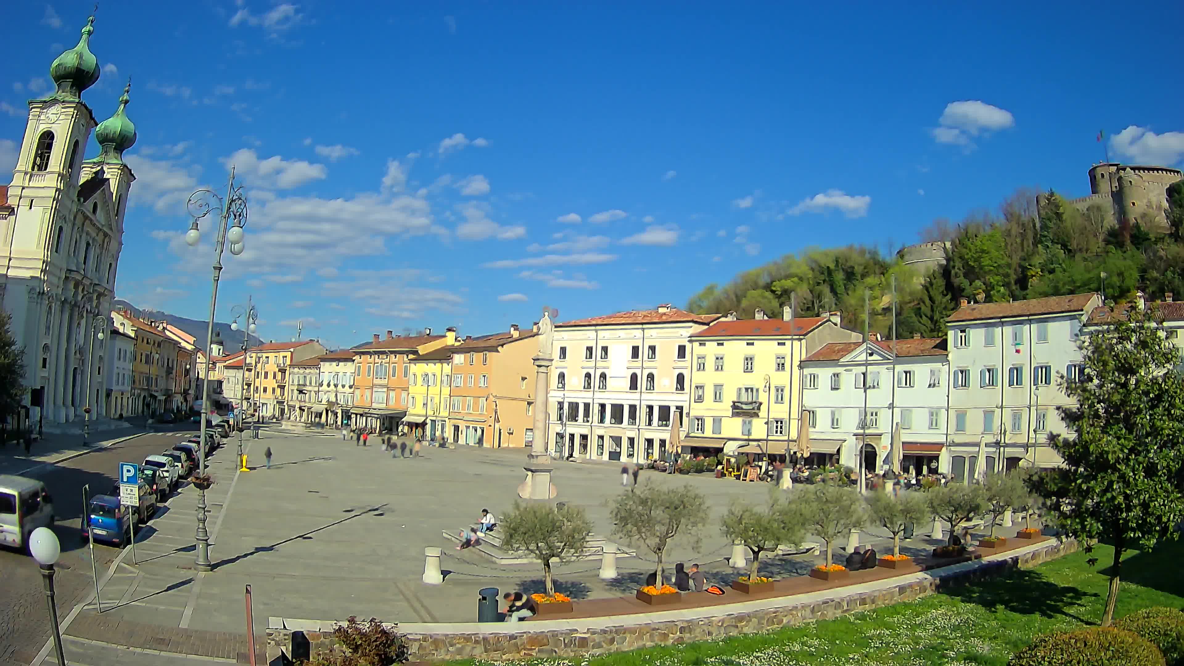 Gorizia Piazza della Vittoria e chiesa di S. Ignazio