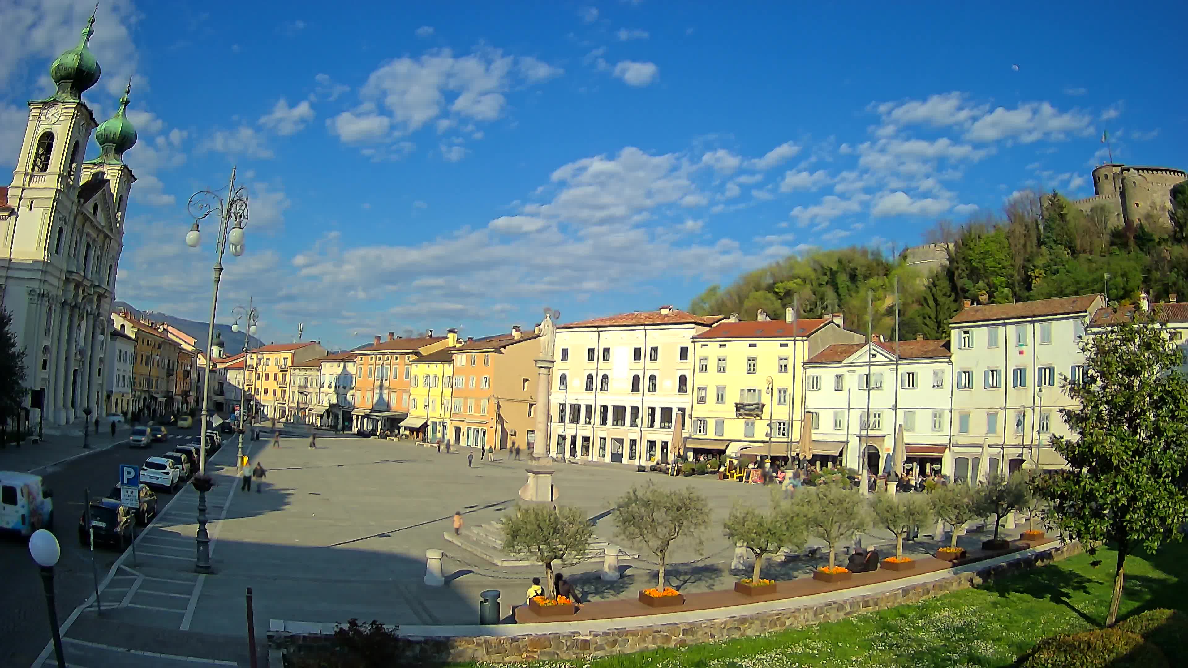 Gorizia Piazza della Vittoria e chiesa di S. Ignazio