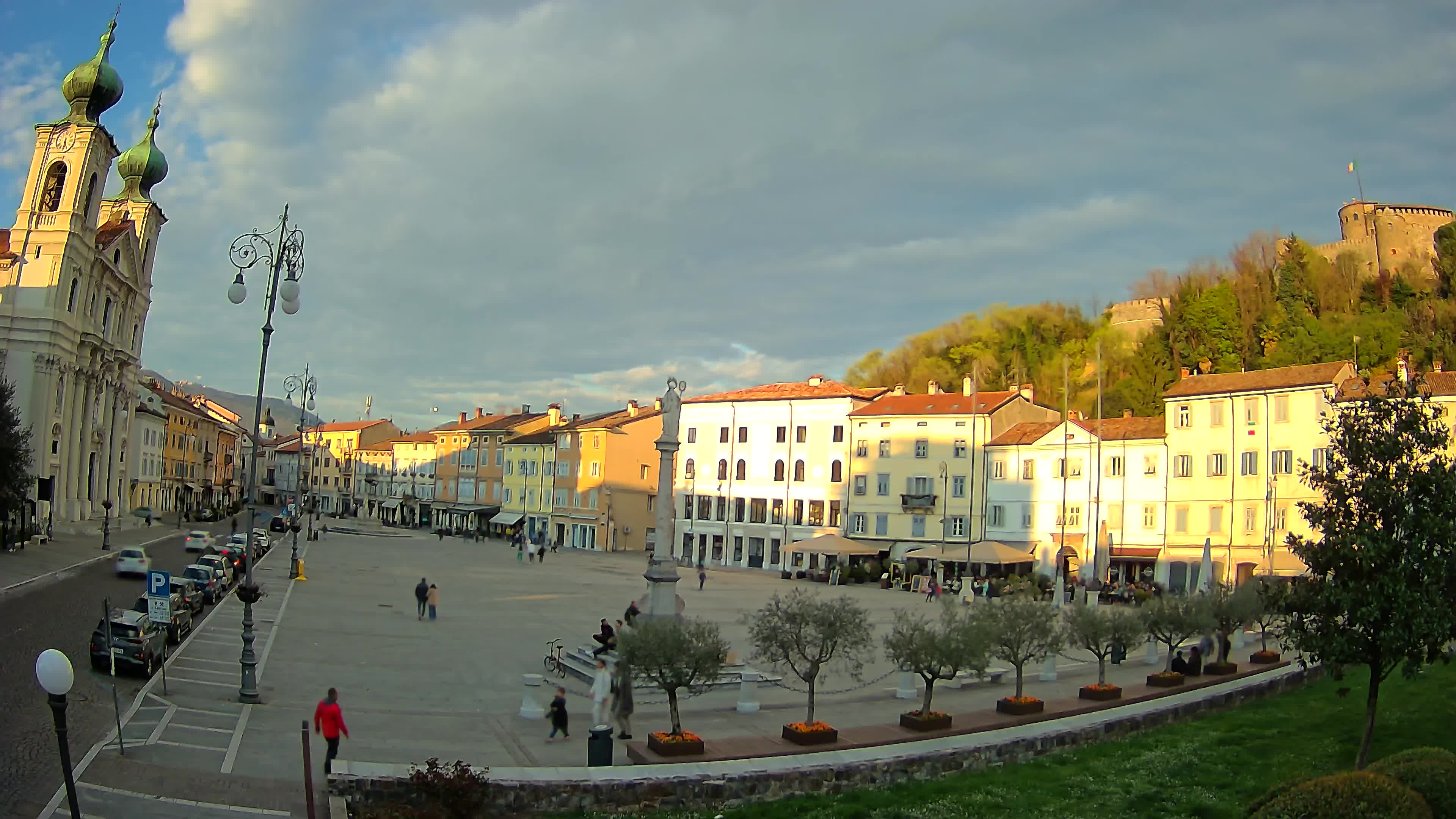 Gorizia Piazza della Vittoria e chiesa di S. Ignazio