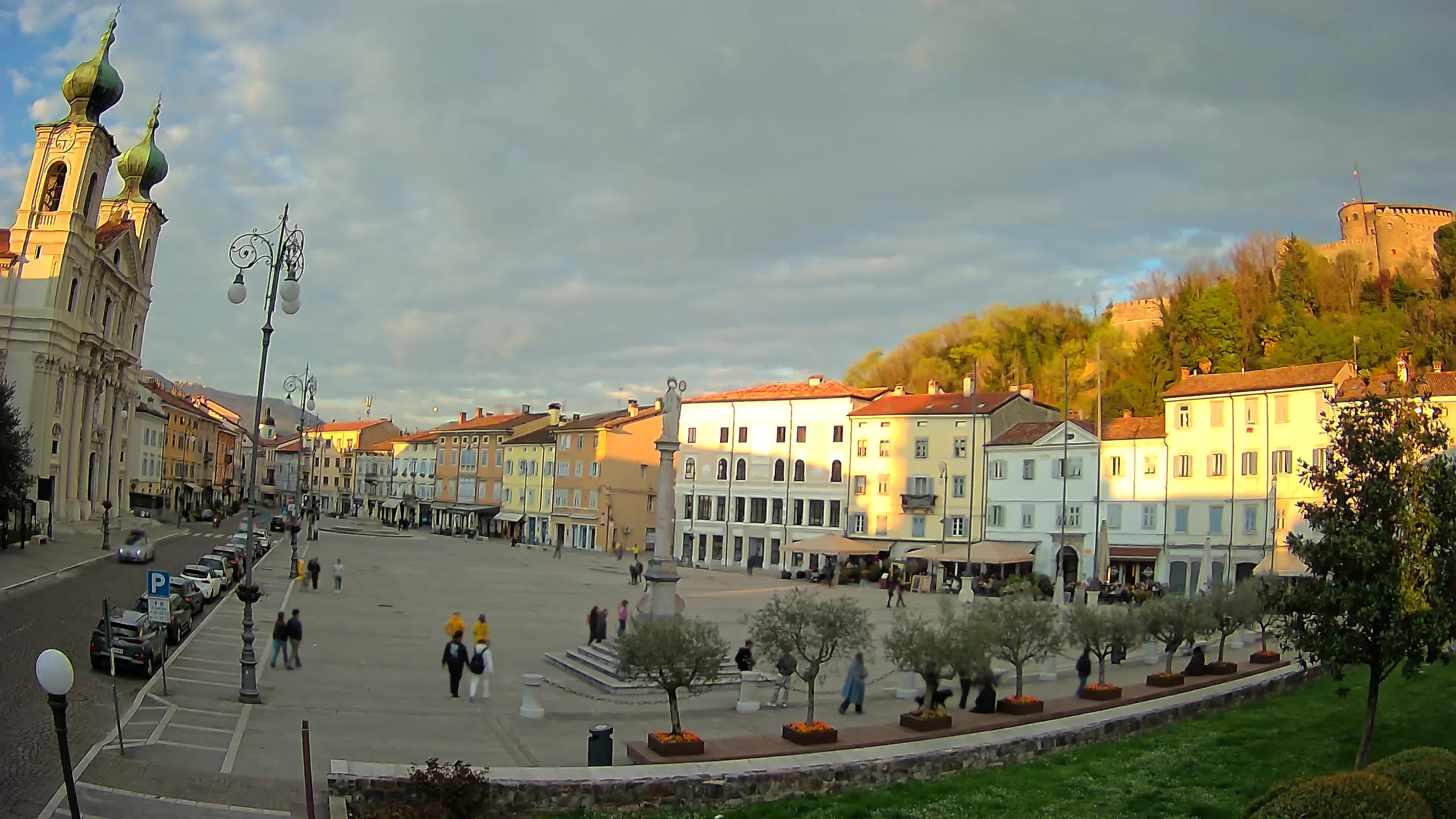 Gorizia Piazza della Vittoria e chiesa di S. Ignazio